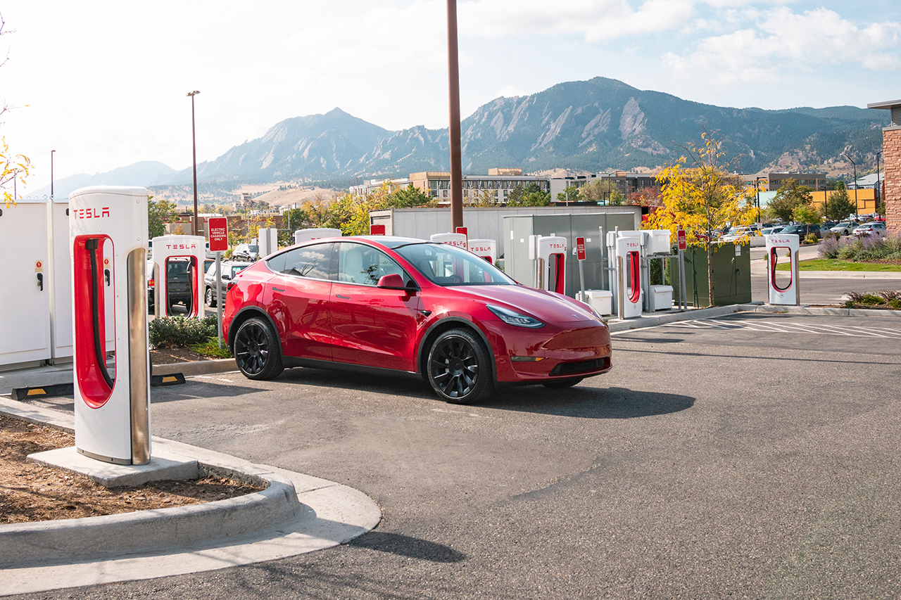 Lancement européen de la Tesla Model Y Grande Autonomie Propulsion, les clients français dans l'attente