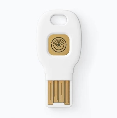 Le Pack Titan Google comprend une clé USB-A/NFC - © Google