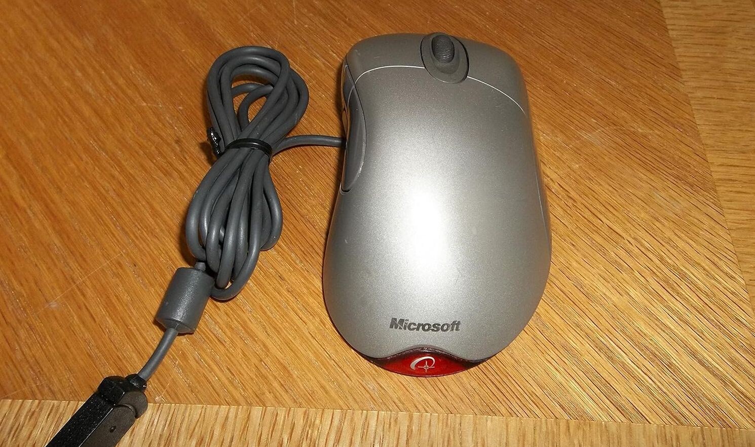 Microsoft IntelliMouse Explorer : la première souris grand public à capteur optique fête son quart de siècle