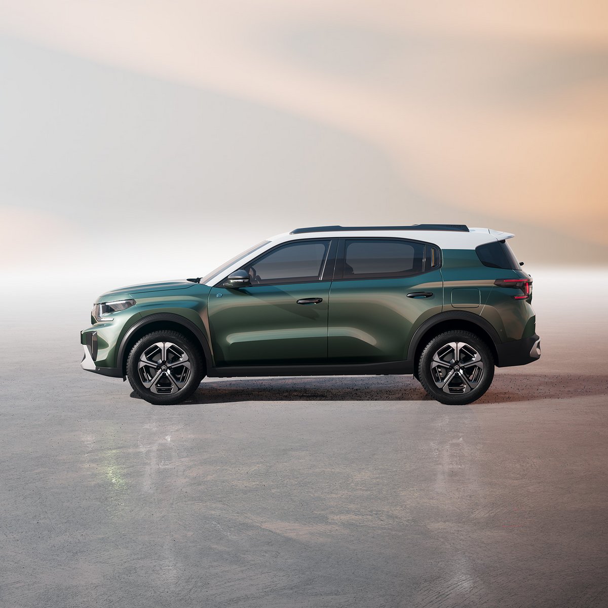 A practical model, longer, but still more compact than its competitors in this segment © Citroën