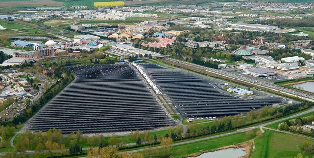 Disneyland Paris inaugure la plus grande ombrière de panneaux solaires d'Europe, et ne compte pas s'arrêter là !