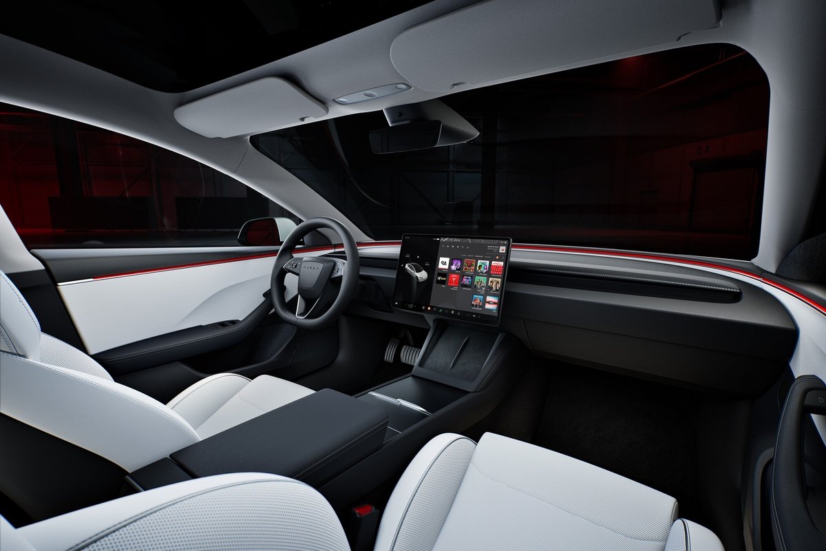 Intérieur de la Model 3 Performance, avec le tableau de bord © Tesla