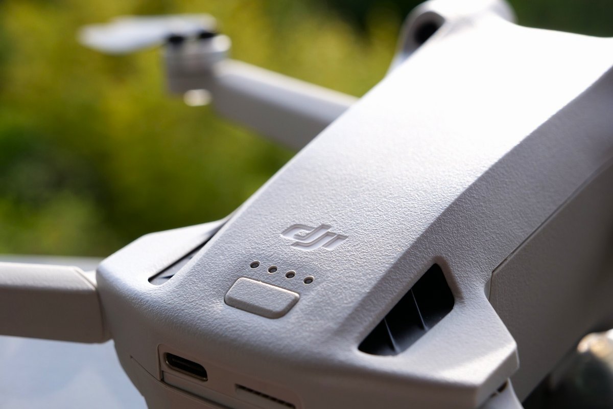 Un drone DJI Mini 3 Pro © Alexandre Boero / Clubic