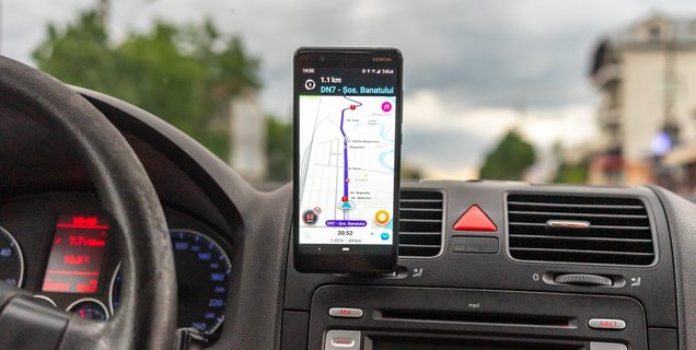 Waze : comment les utilisateurs et les mairies s'affrontent pour gagner la bataille des itinéraires