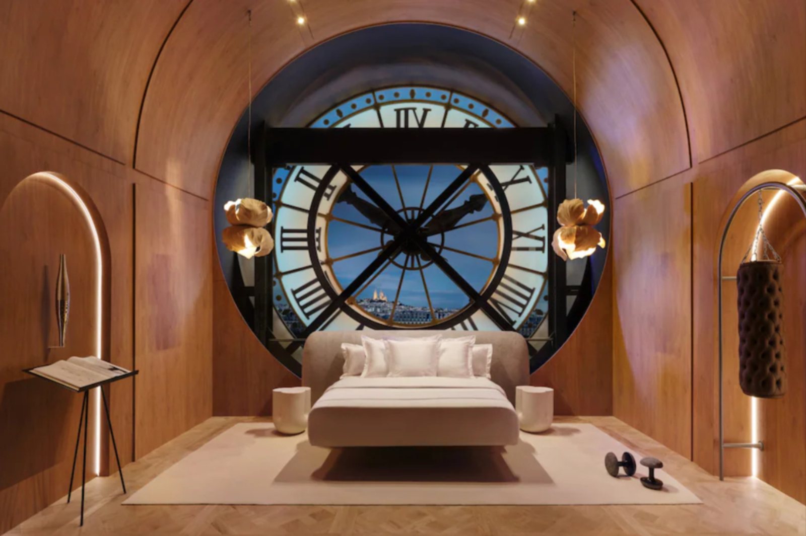 Airbnb offre une nuit, pendant les Jeux olympiques, dans le mythique Salon de l'Horloge du musée d'Orsay : voici comment tenter votre chance