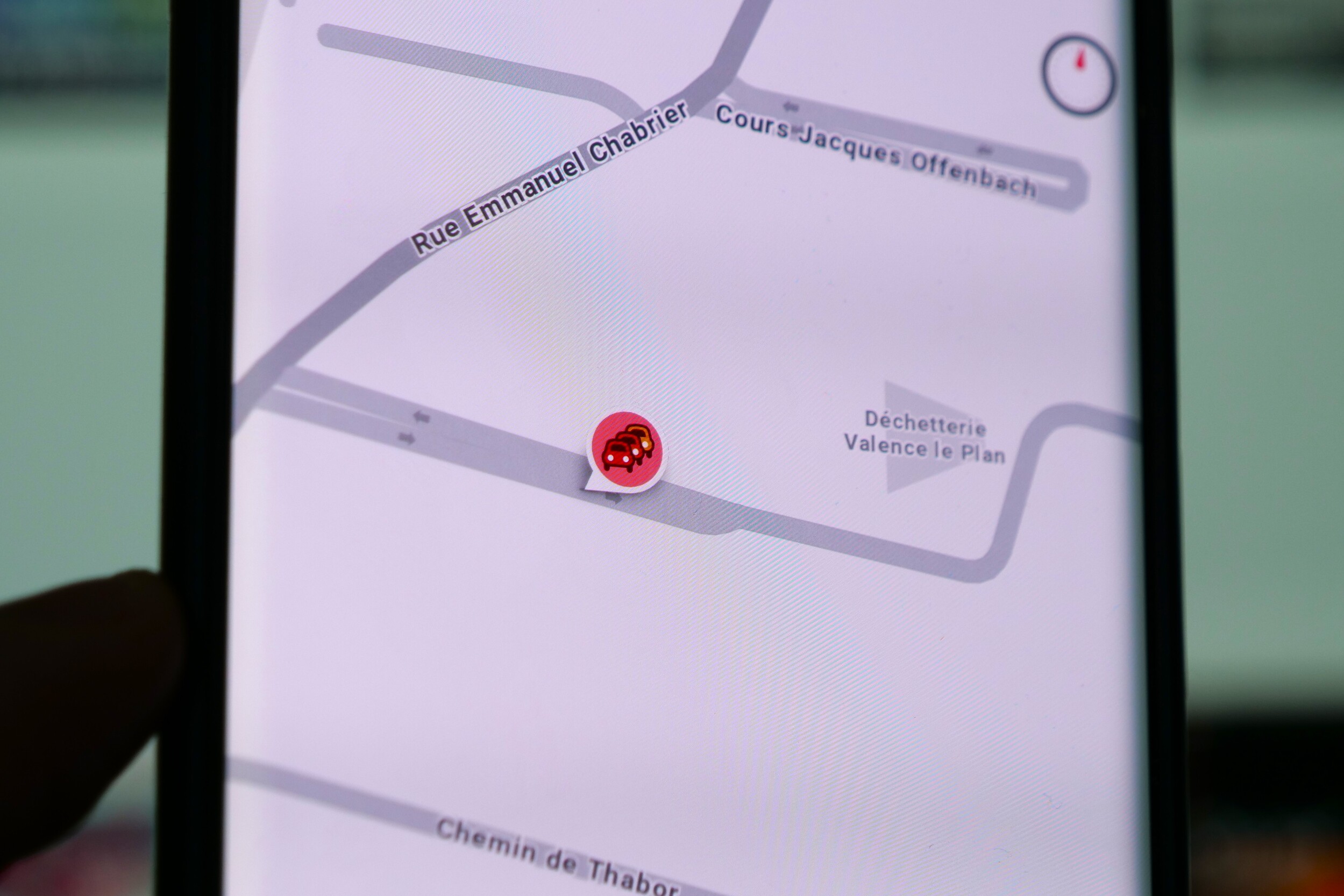 Des barrières anti Waze installées à Valence, comme ultime tentative pour désengorger les routes saturées