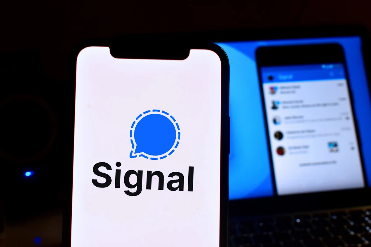 Signal, la messagerie ultra-sécurisée comme alternative à WhatsApp © DANIEL CONSTANTE / Shutterstock