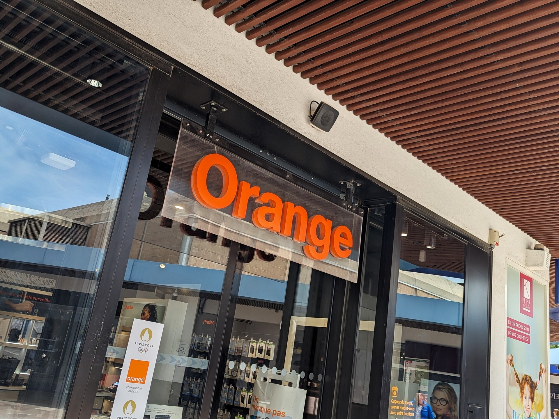 Orange évoque l'arrivée future de la 6G et dit vouloir mettre fin au 