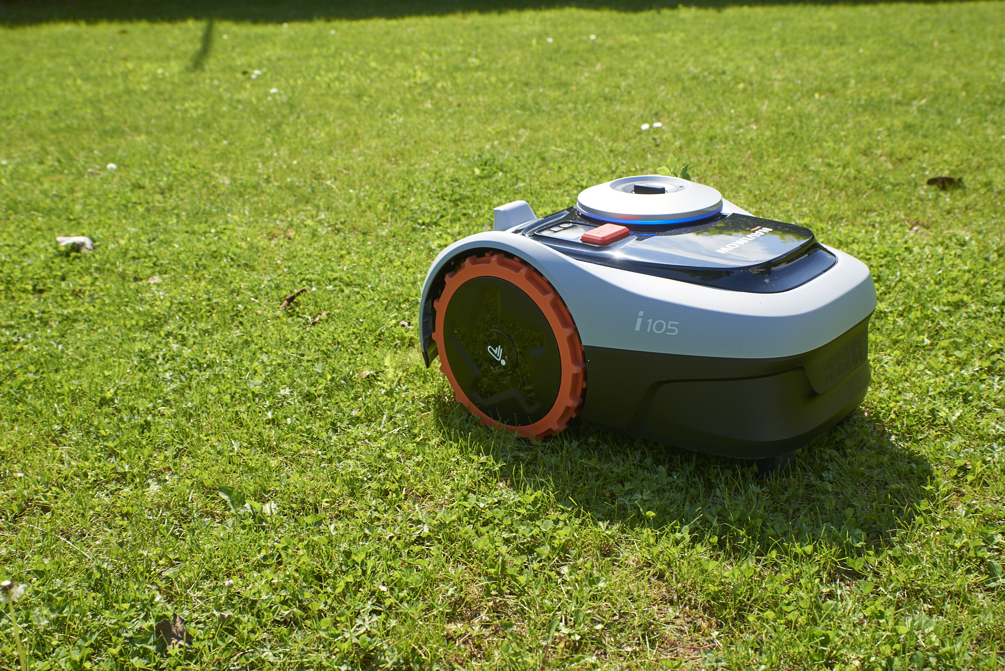 Le Segway Navimow i105E rejoint notre comparatif des meilleurs robots tondeuses