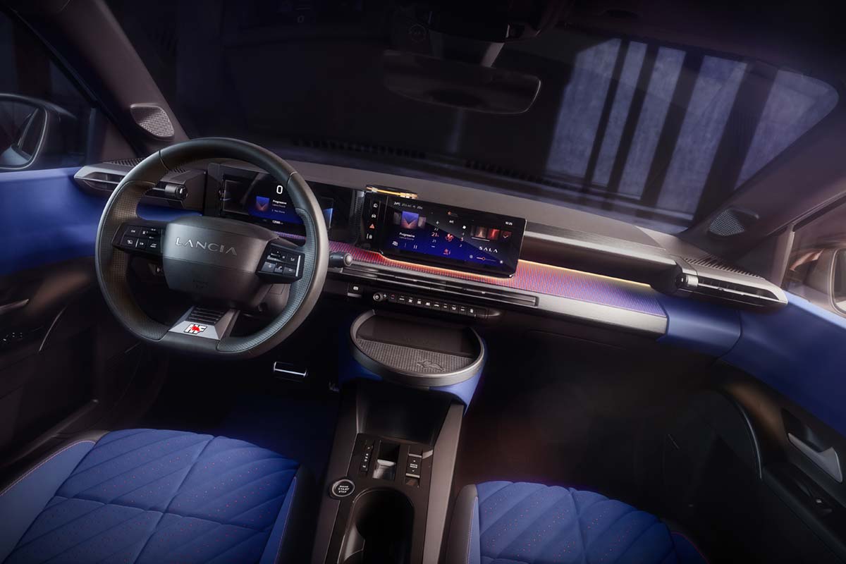 The interior of the Ypsilon HF © Lancia