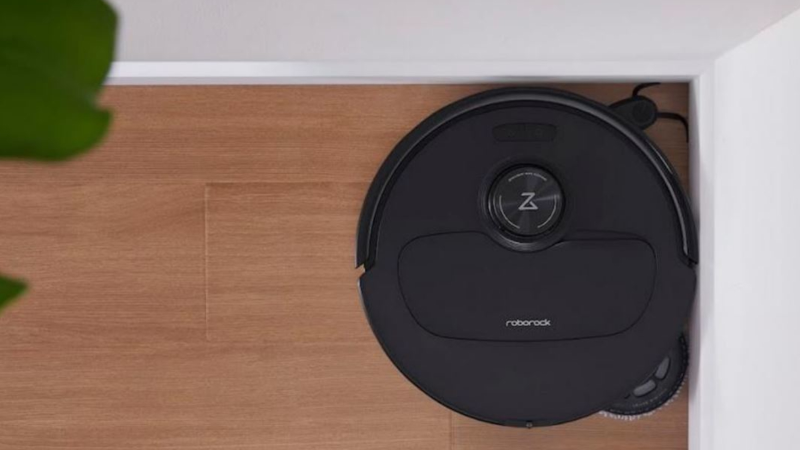 Roborock Qrevo Master : le nouvel aspirateur robot qui récure efficacement les coins et les bords