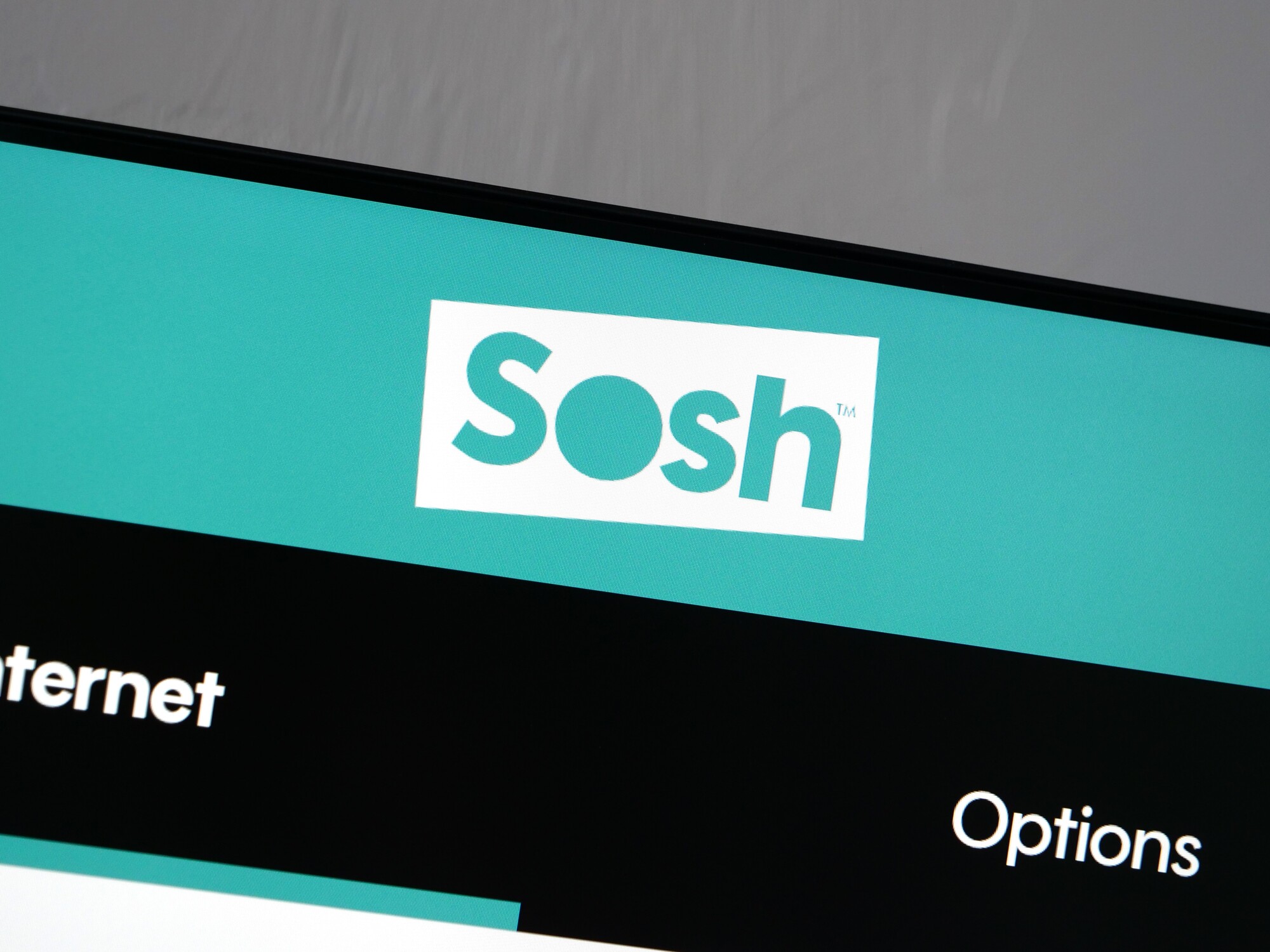 Sosh (Orange) et RED (SFR) baissent le prix de leur offre box internet : vous ne payez moins cher qu'en restant longtemps abonné