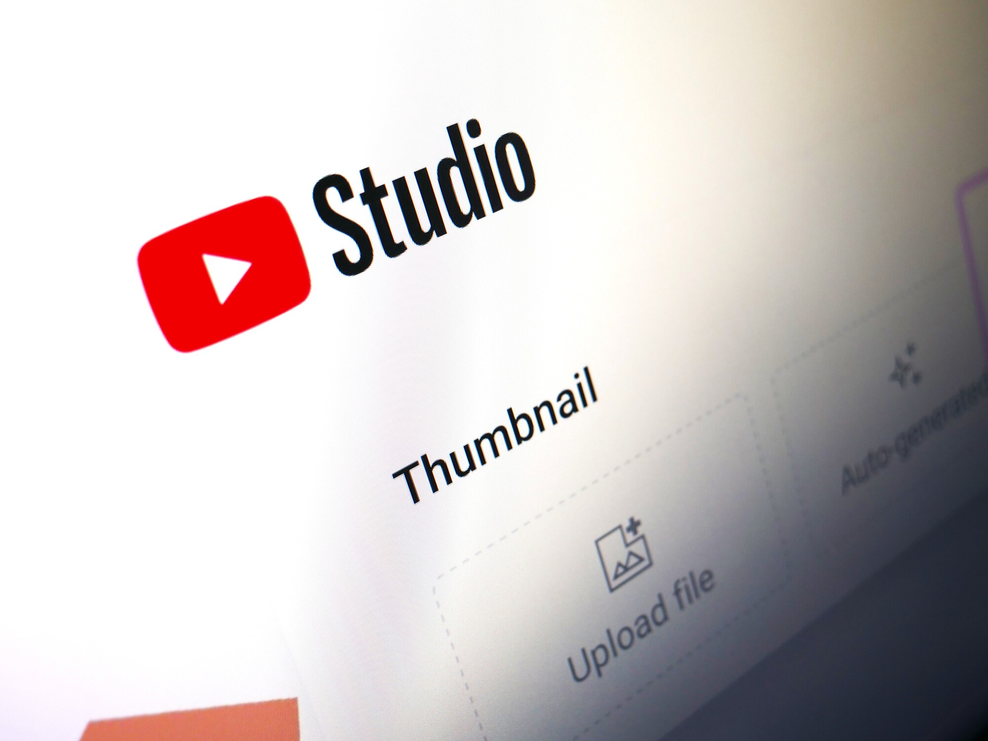 YouTube négocierait avec de grands labels de musique pour de nouveaux outils d'intelligence artificielle