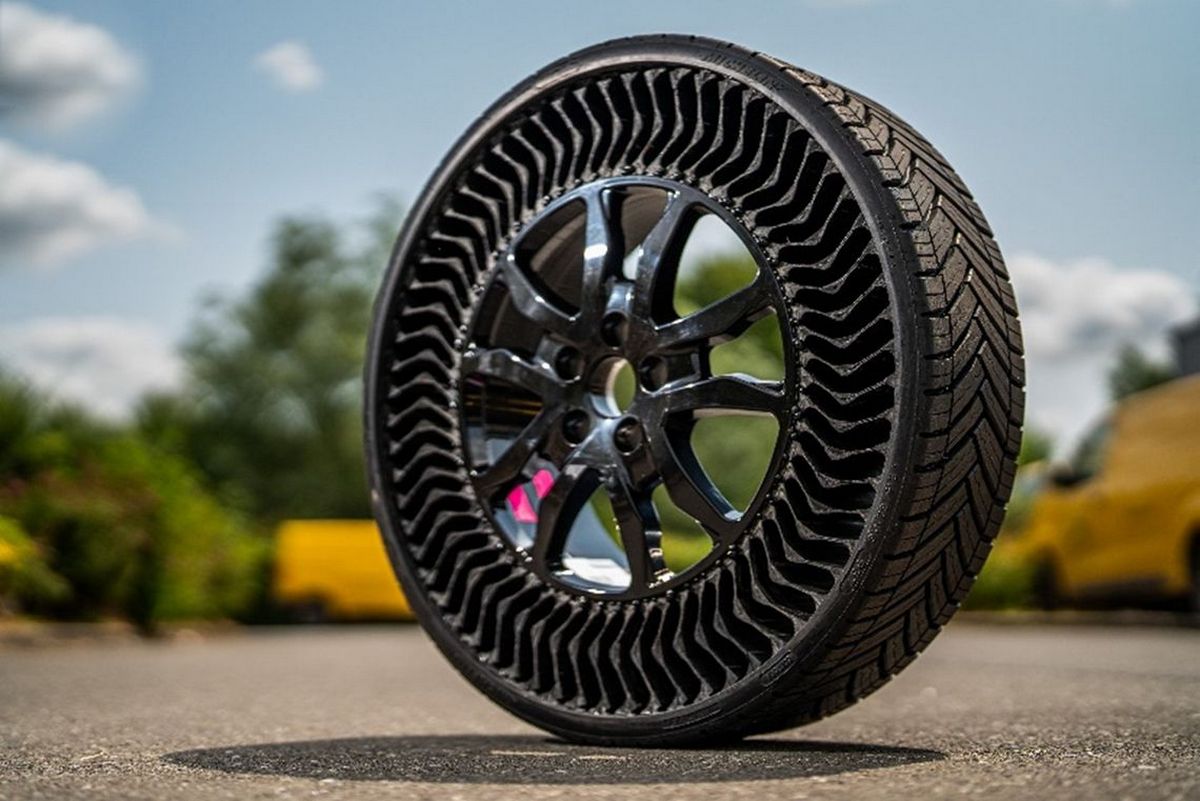 Tesla envisage de tester le pneu sans air de Michelin