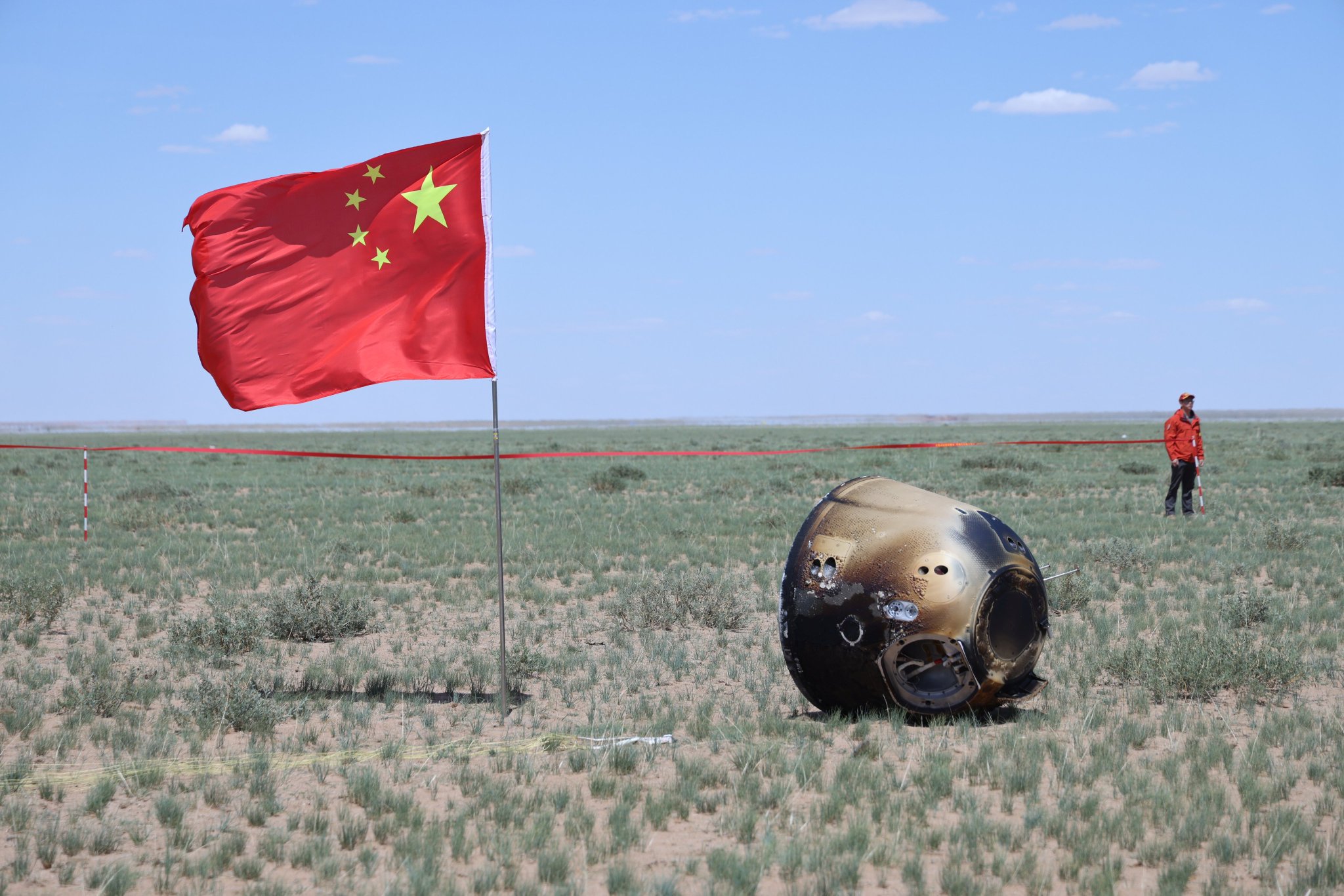 Chang'e 6 : La Chine réussit son tour de force avec le retour des premiers échantillons de la face cachée de la Lune