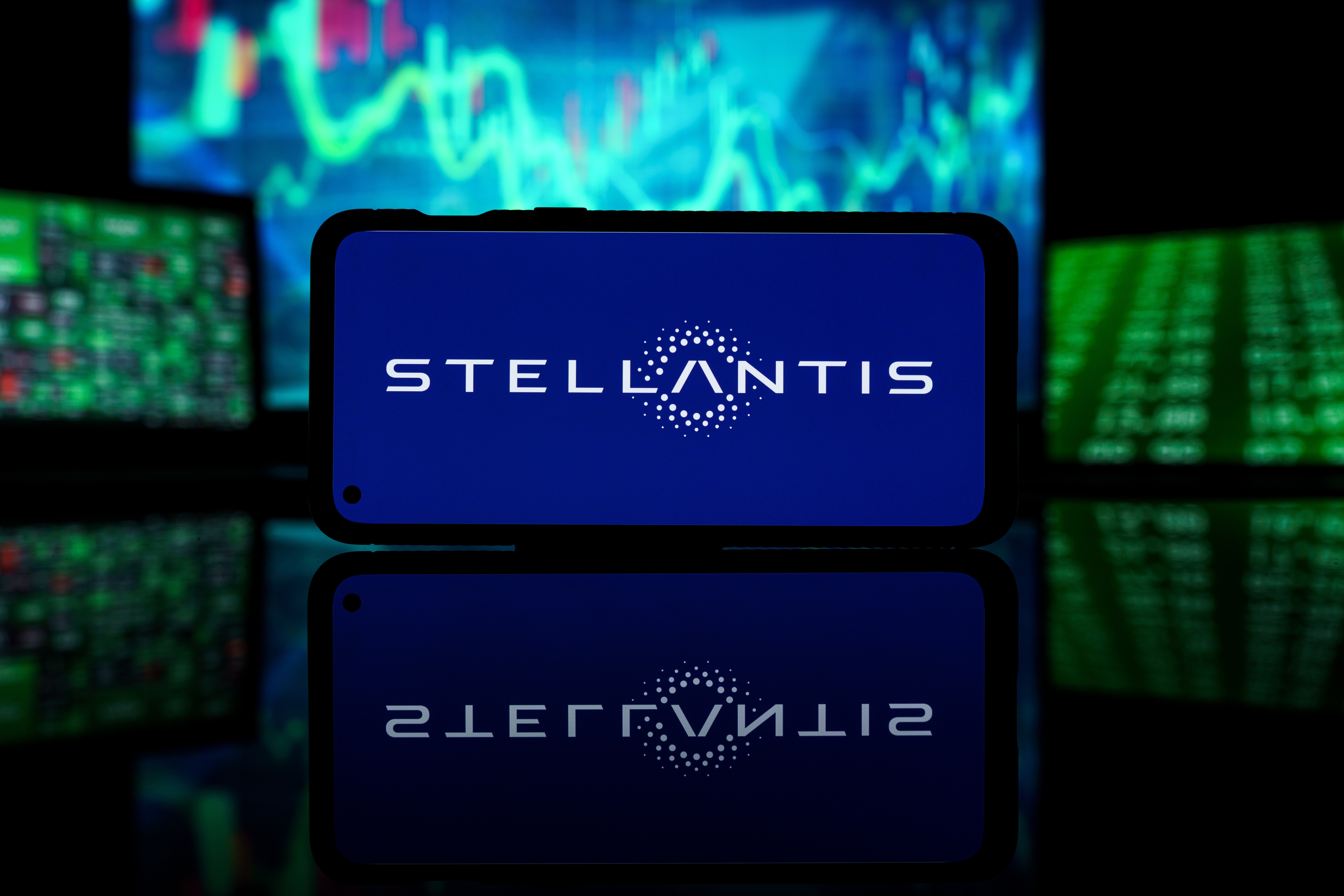 Stellantis s'associe au CEA pour produire des batteries de véhicules électriques plus performantes