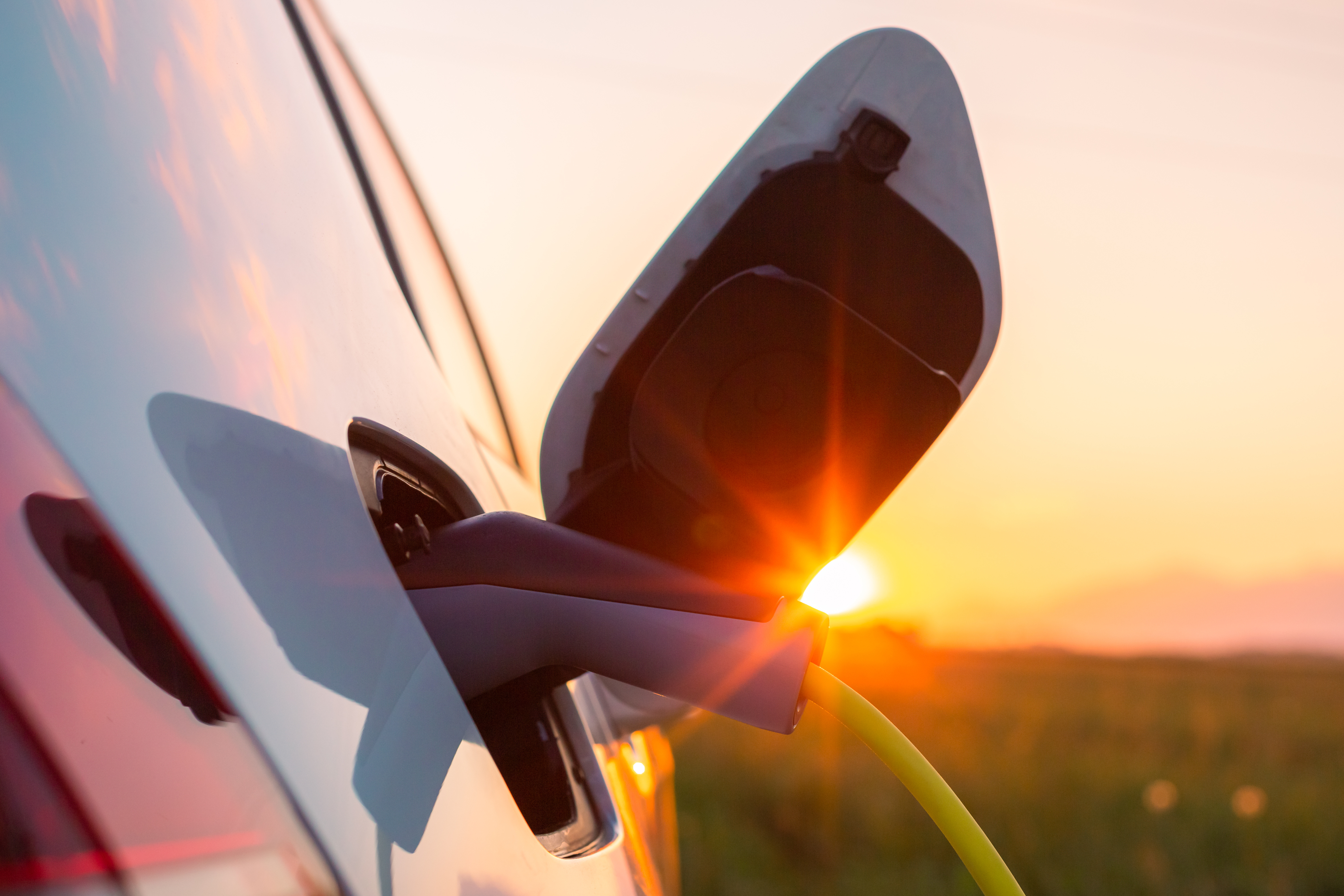 Pourquoi le plein électrique sur autoroute vous coûte aussi cher que l'essence