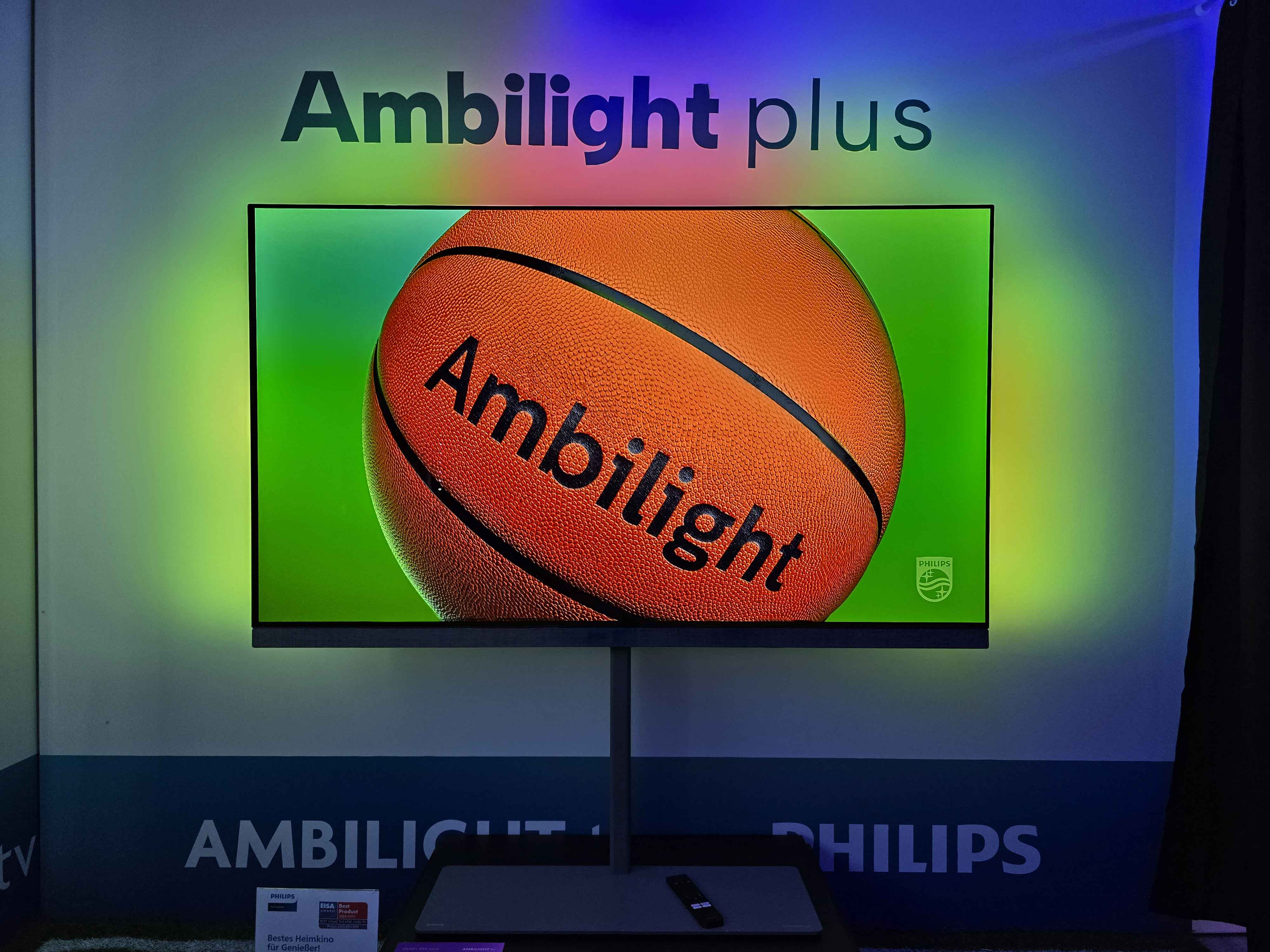 IFA 2024 : 20 ans après son apparition, j'ai vu l'Ambilight Plus de Philips redéfinir ce qu'est l'immersion