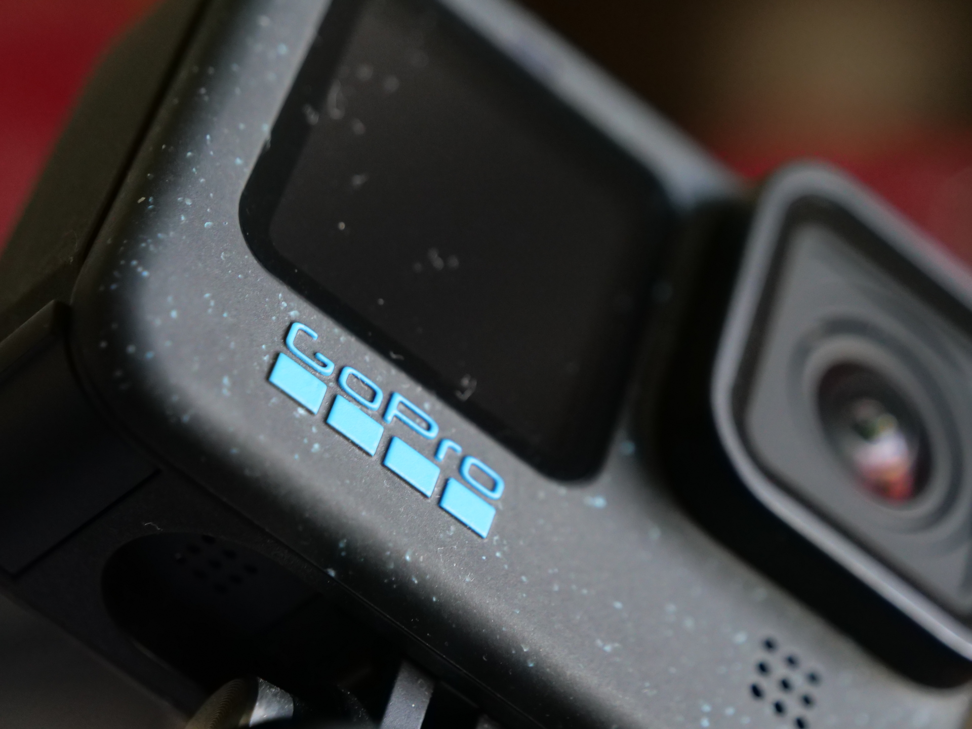 GoPro sort sa nouvelle caméra HERO13 : on a listé les détails qui font la différence avec la HERO12