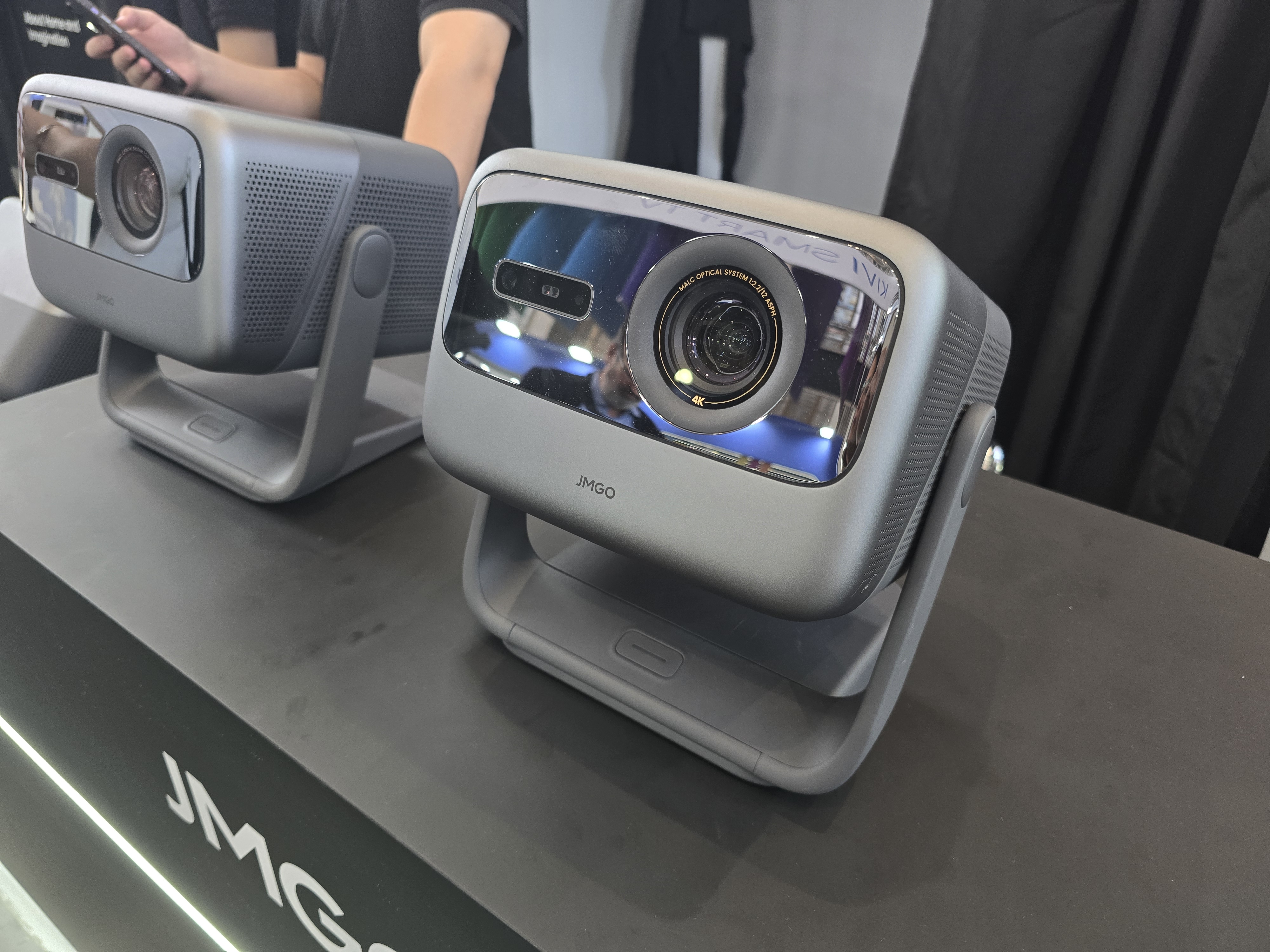 "Repousser les limites de la projection laser", c'est le pari osé de JMGO et ses vidéoprojecteurs N1S 4K