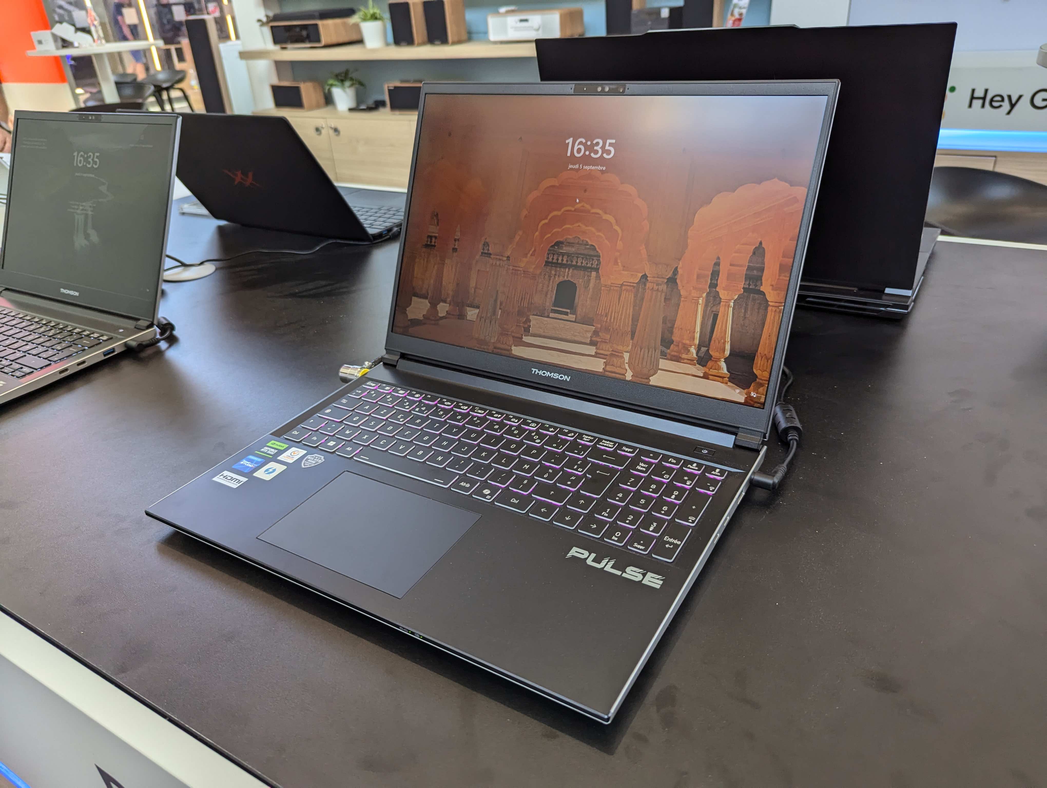 Thomson Pulse : ce laptop veut nous prouver qu'il n'y a pas que le physique qui compte