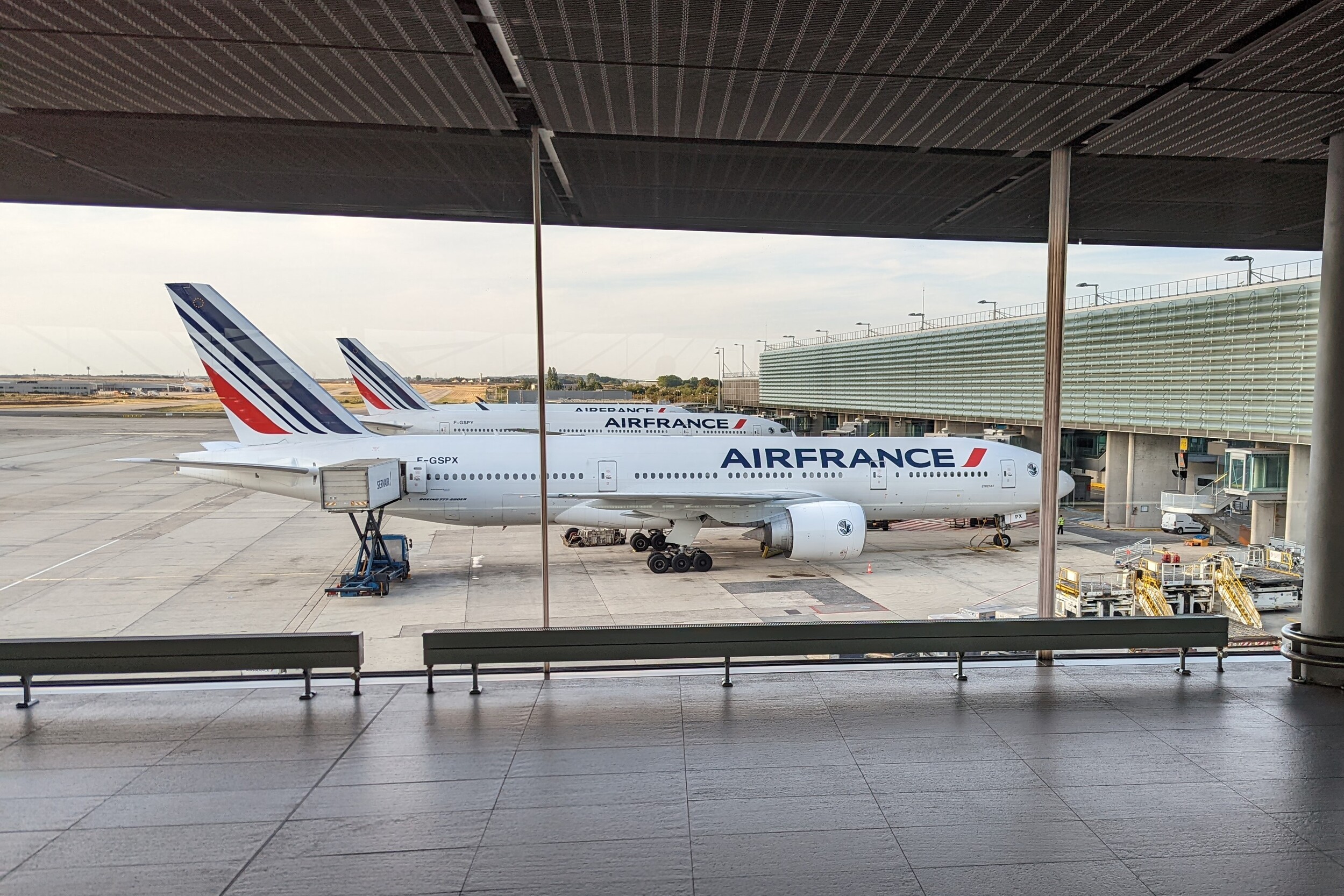 Du Wi-Fi gratuit pour tous en avion, c'est oui ! Air France et Starlink vont changer la vie des voyageurs en 2025