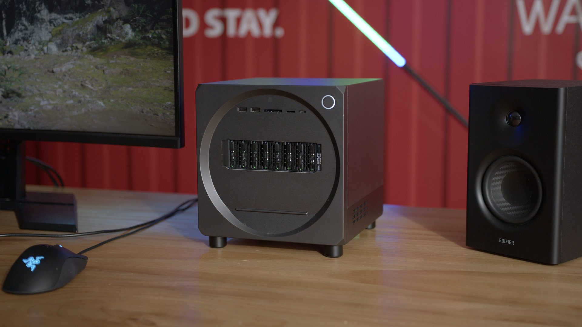 Processeur 16 coeurs, réseau 10 GbE et jusqu'à 8 SSD : ce mini-PC va vous mettre l'eau à la bouche