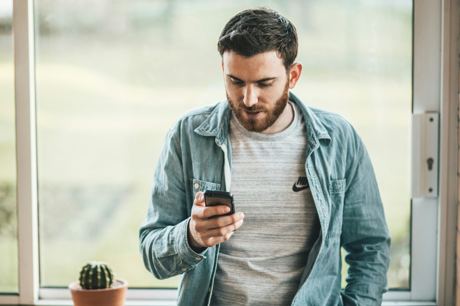 Vous aussi, vous répondez de moins en moins au téléphone ? C'est (pas tout à fait) normal