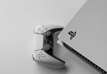 Un mystérieux recrutement chez PlayStation relance la rumeur : les exclus PS5 s’apprêtent‑elles à franchir la frontière Xbox ?