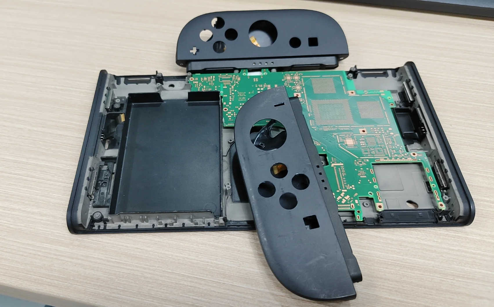 La carte mère de la Switch 2 se dévoile et devinez quelle marque est associée à son SoC ?