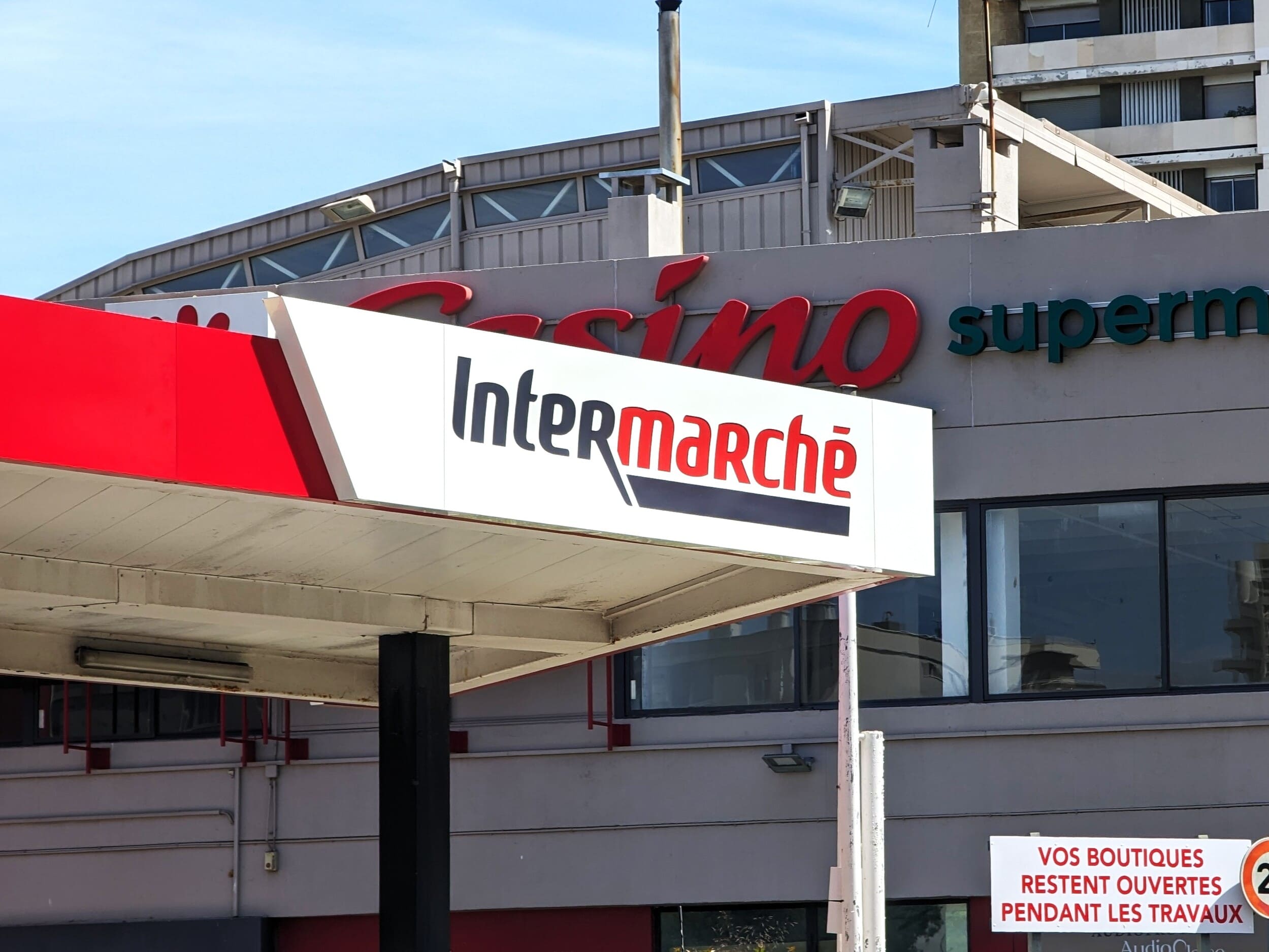 Intermarché va traquer ceux qui volent aux caisses automatiques, avec un système imparable