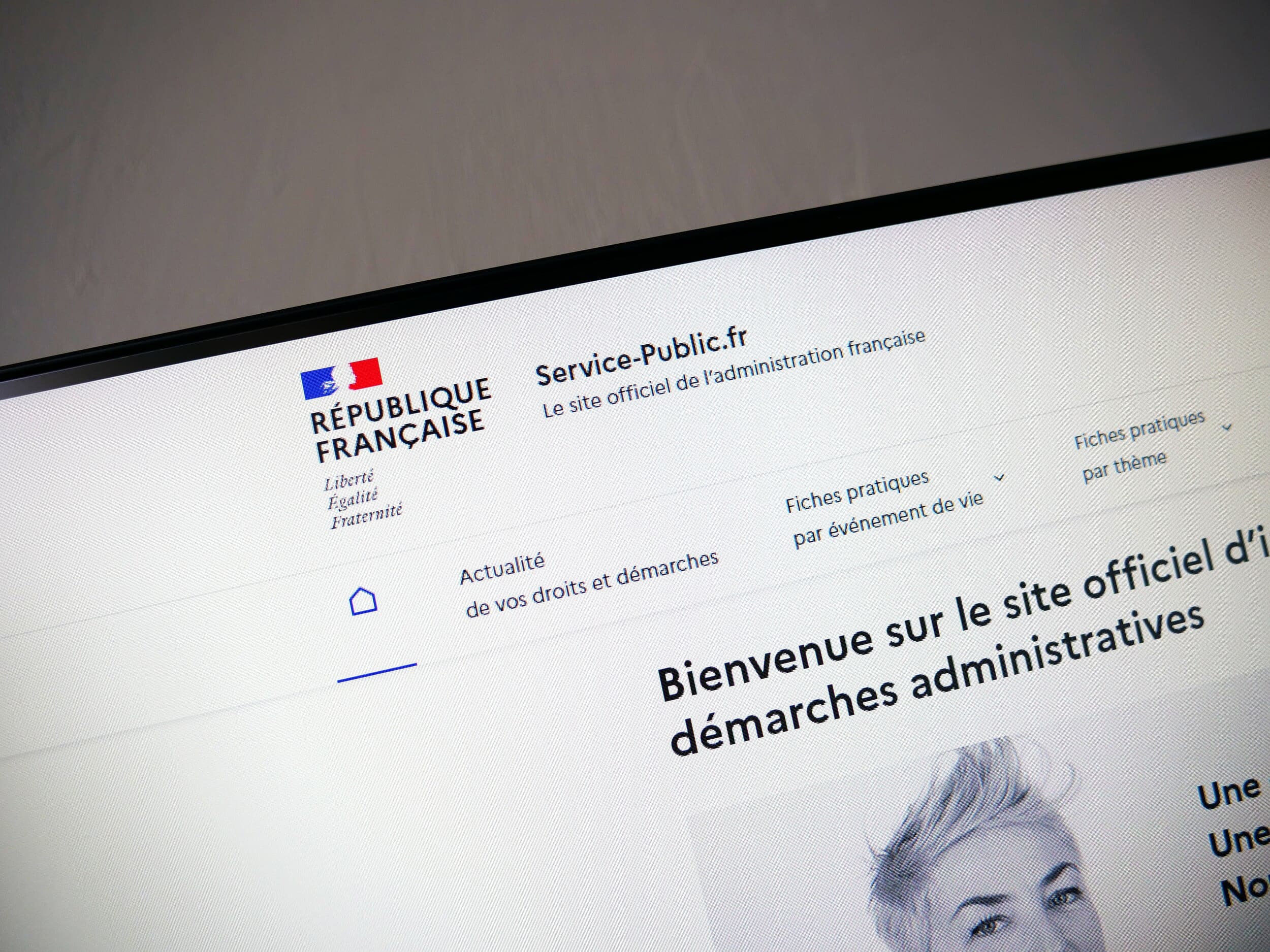 Service-public.fr bat tous les records avec 675 millions de visites et se réinvente en 2025