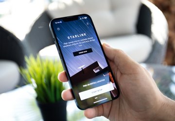 Elon Musk et Apple montent au clash sur le marché des satellites
