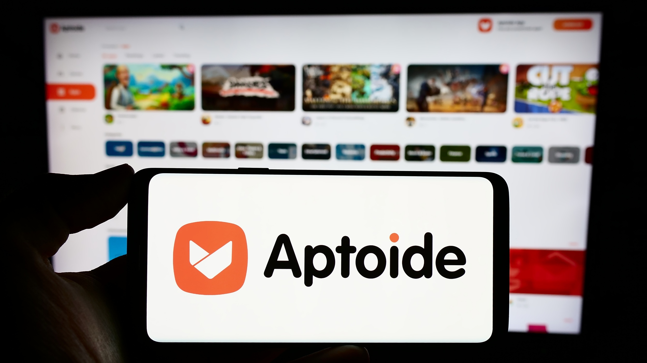 Aptoide débarque officiellement sur iOS en Europe : l'Apple App Store n'a qu'à bien se tenir