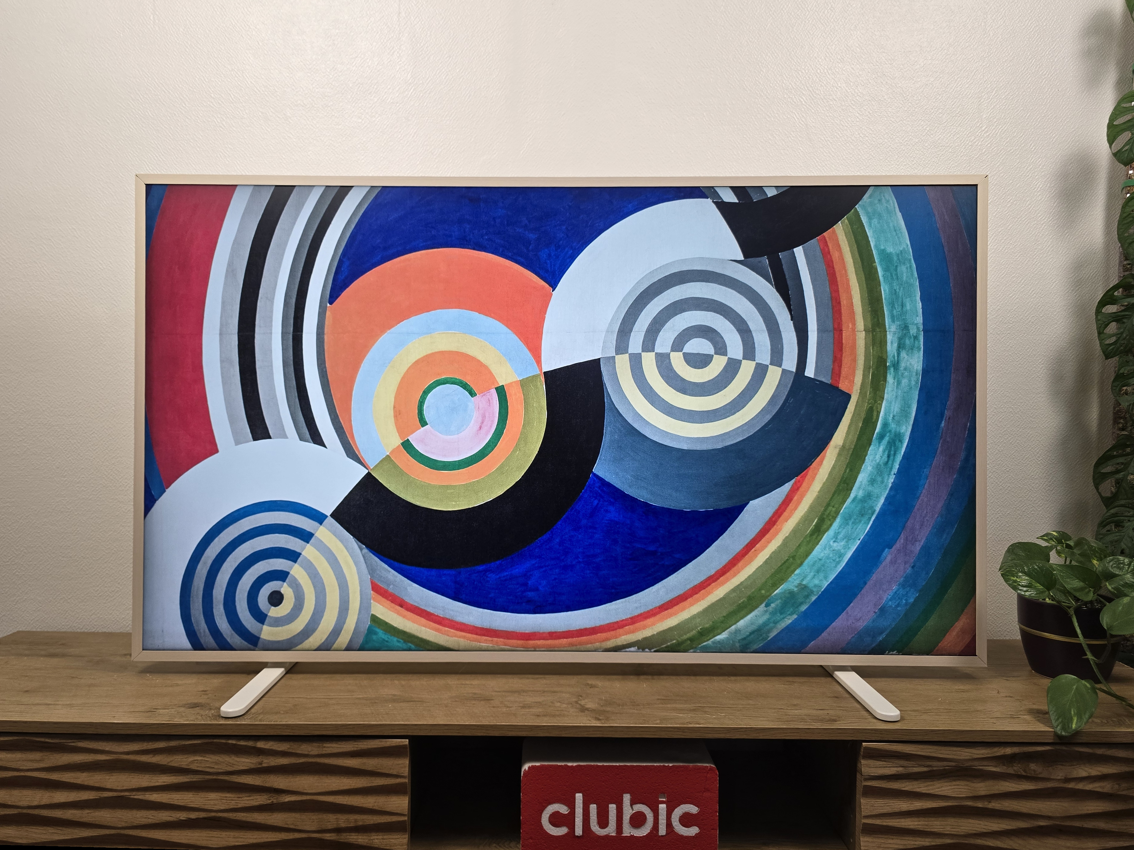 Test TCL NXTFRAME TV A300 Pro : un tableau de maître qui se transforme en téléviseur le moment voulu