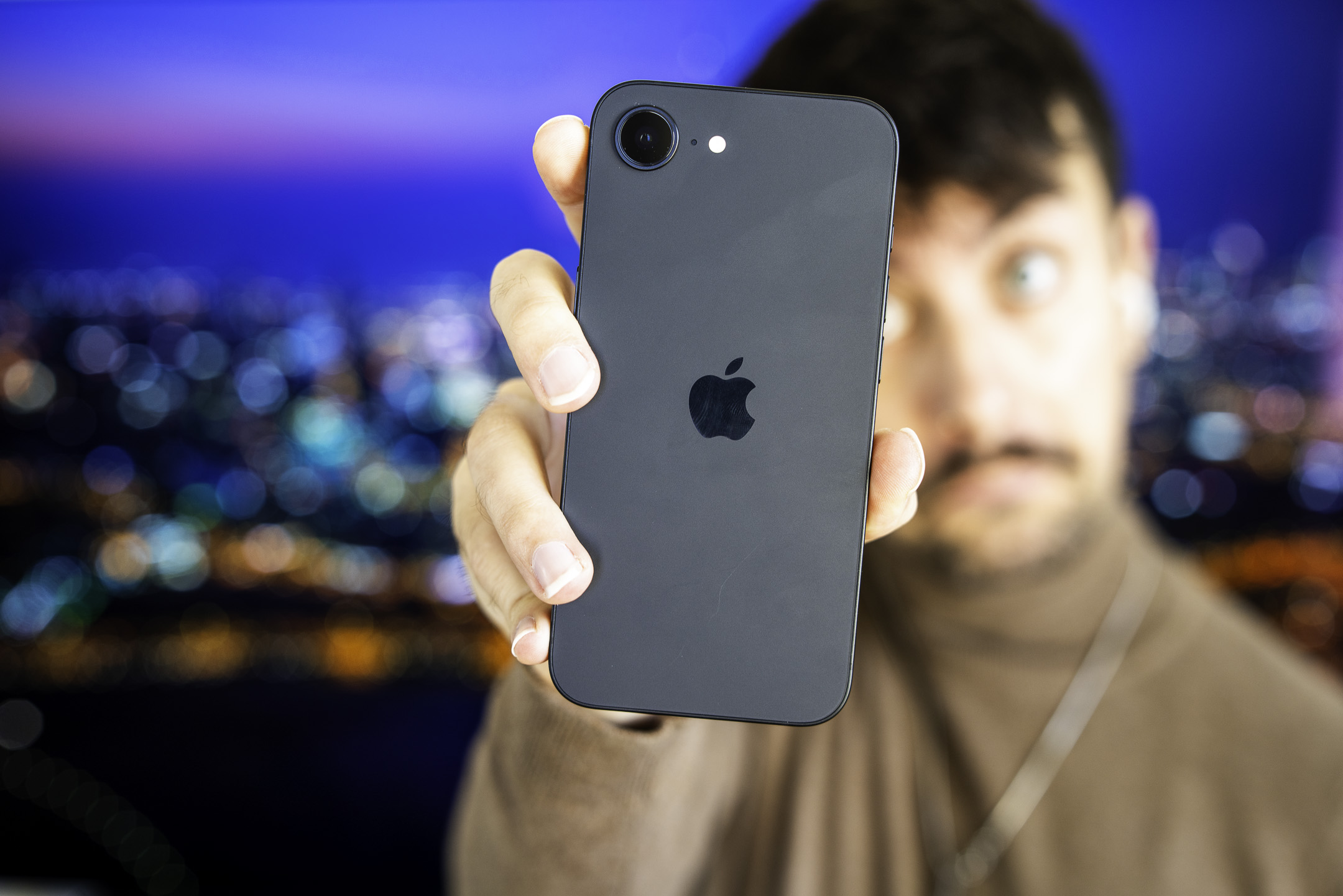 Test de l'iPhone 16e : le smartphone low cost d'Apple n'en est pas un