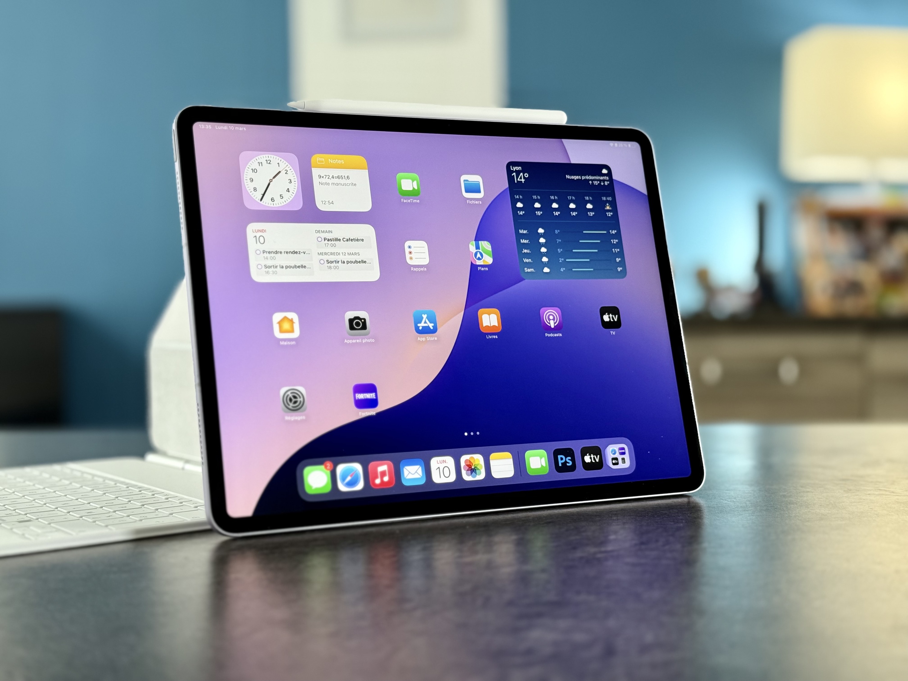 Face ID sans encoche ? Apple y travaillerait sur un prototype d'iPad Pro pliant