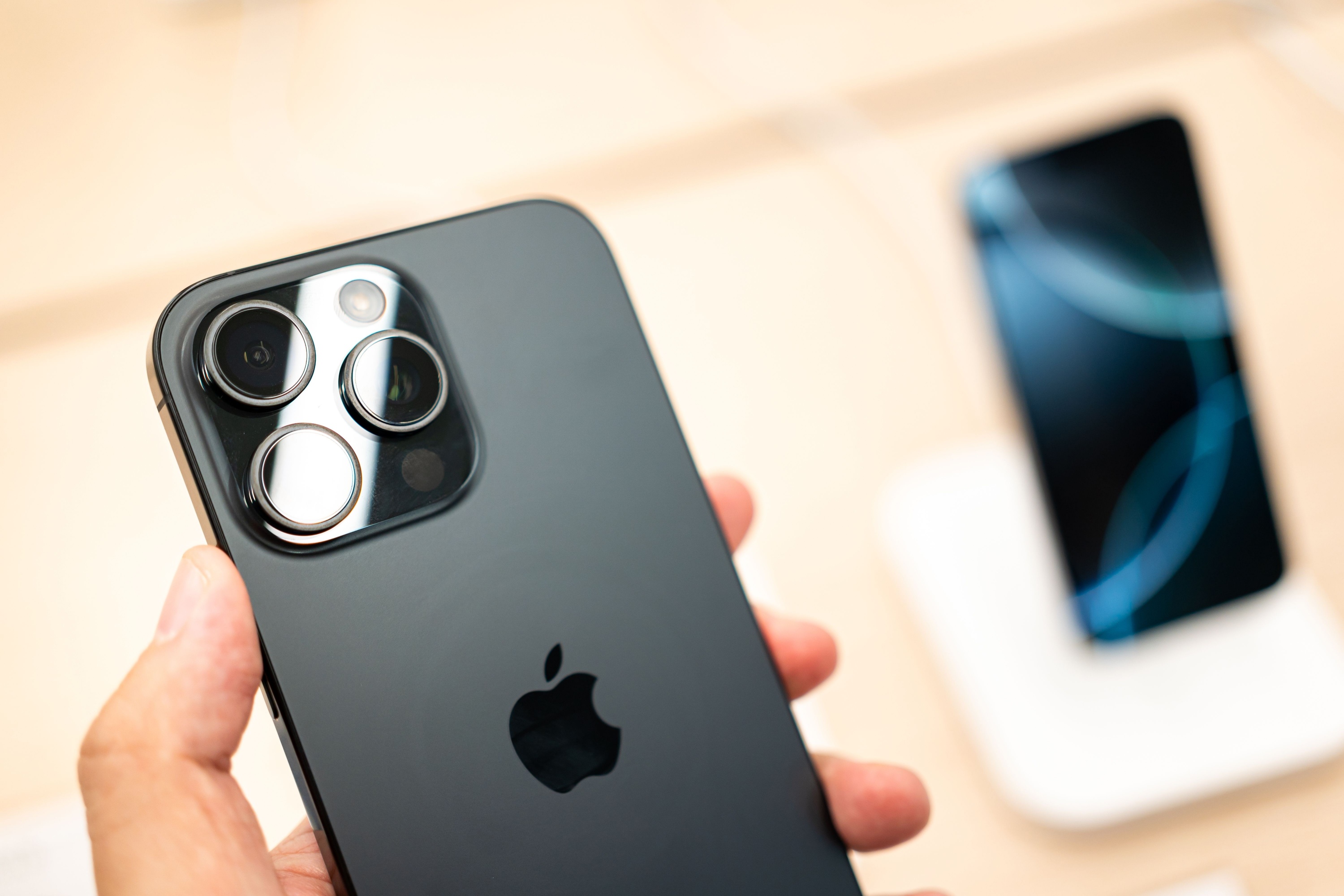 Pour ses 20 ans, l'iPhone va changer radicalement de design