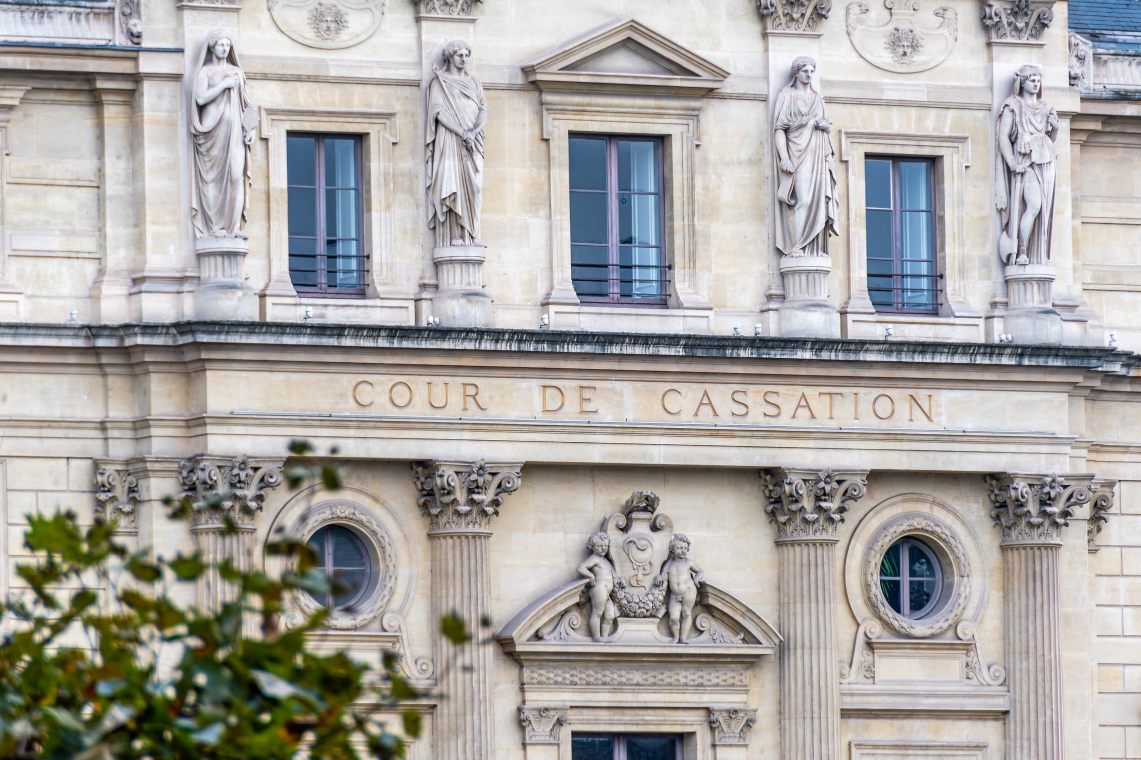 La Cour de cassation utilise déjà l'IA, avec un algorithme qui traite chaque décision en un temps record !