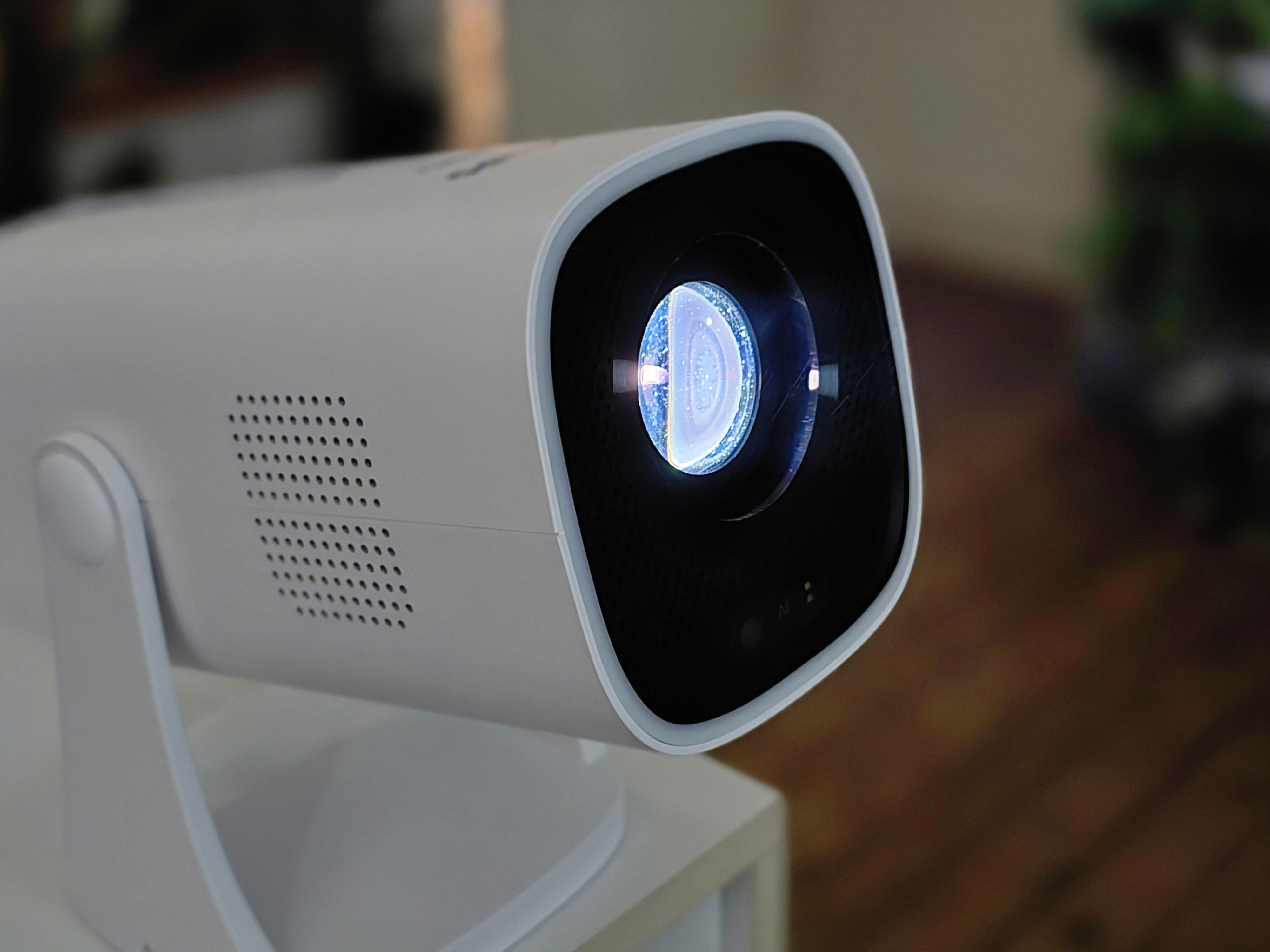 Philips NeoPix 230 Smart ou 750 Smart : le match des vidéoprojecteurs à petit prix