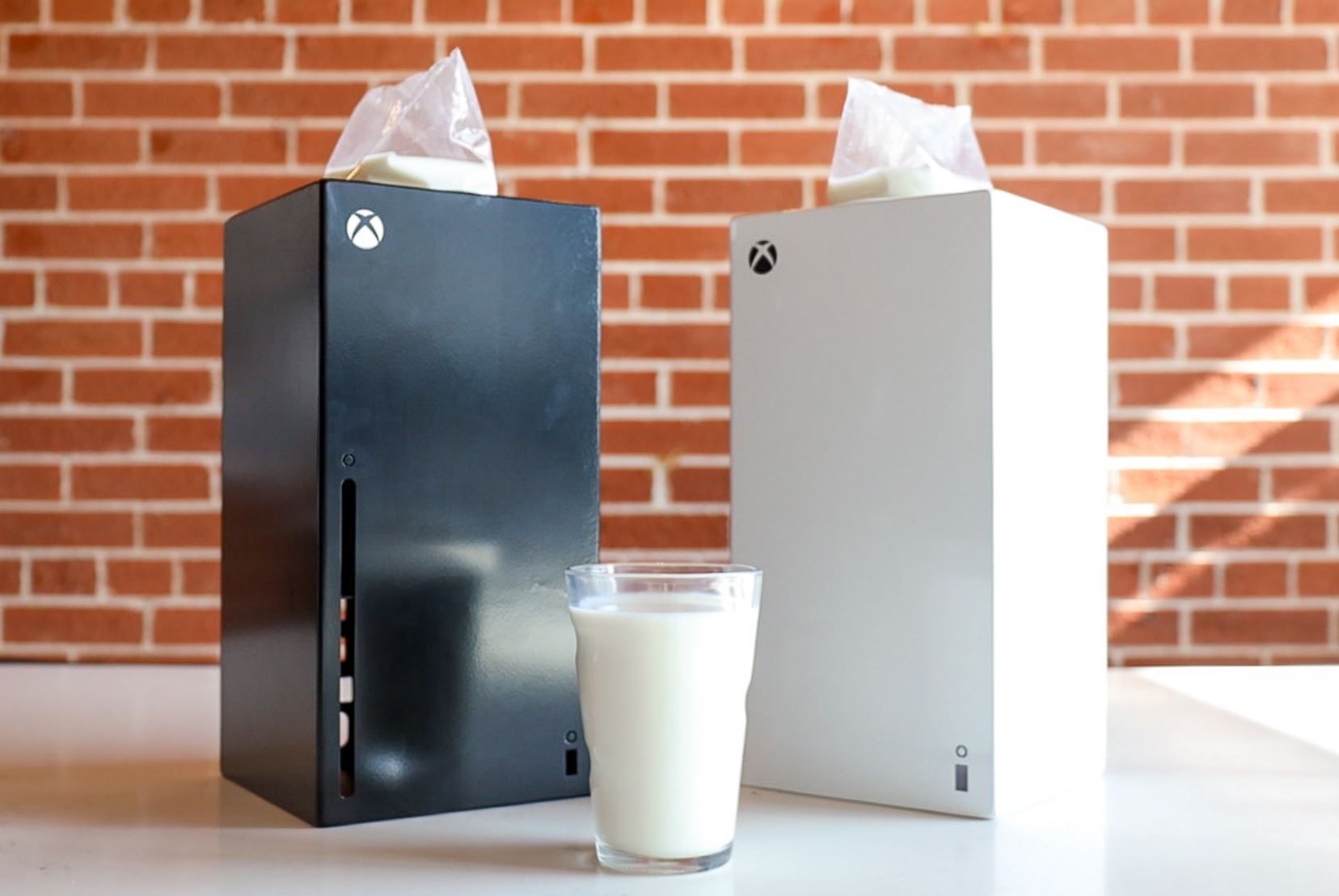 Déjà déclinée en frigo et en toaster, voilà que la Xbox Series devient... pichet à lait. Mais pourquoi ?