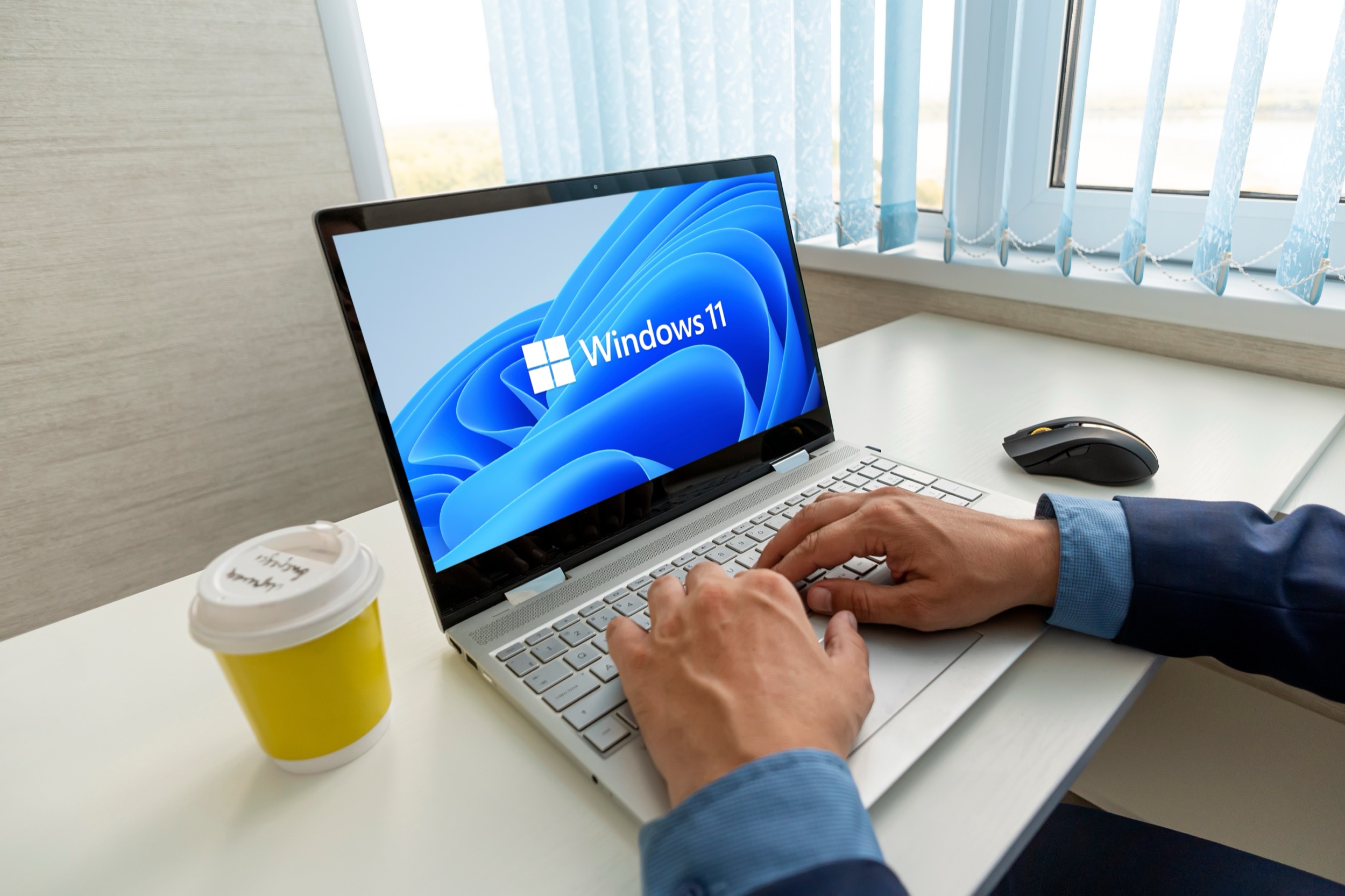 Windows 11 : retour d'une fonction phare de la barre des tâches