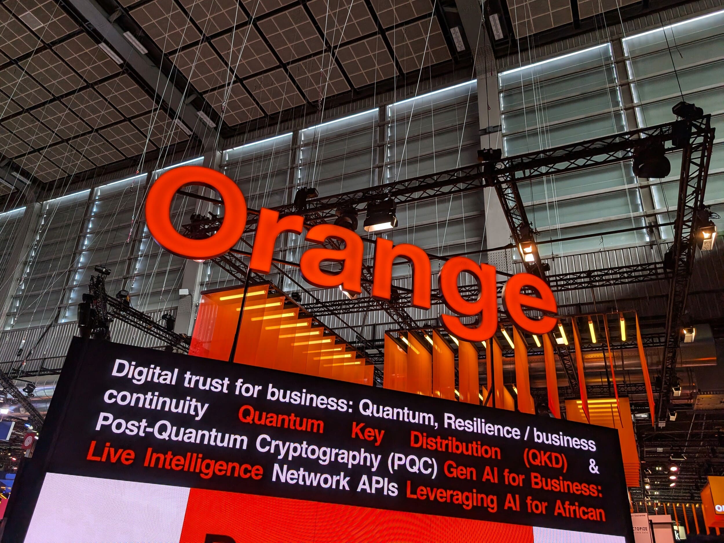 Orange prend la défense et la sécurité intérieure très au sérieux, l'opérateur en fait une nouvelle division