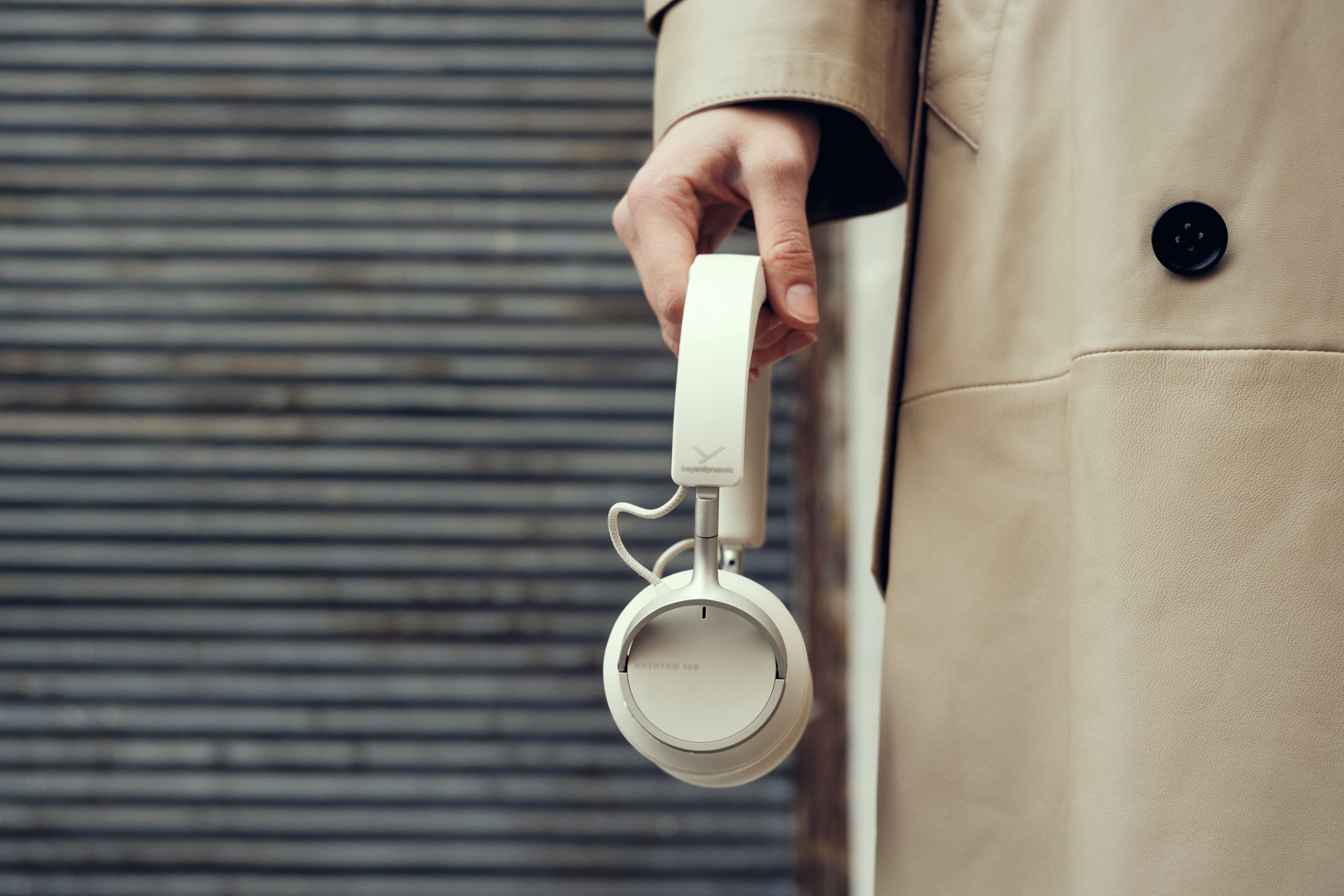 Beyerdynamic dévoile son AVENTHO 100, un casque sans fil au design primé
