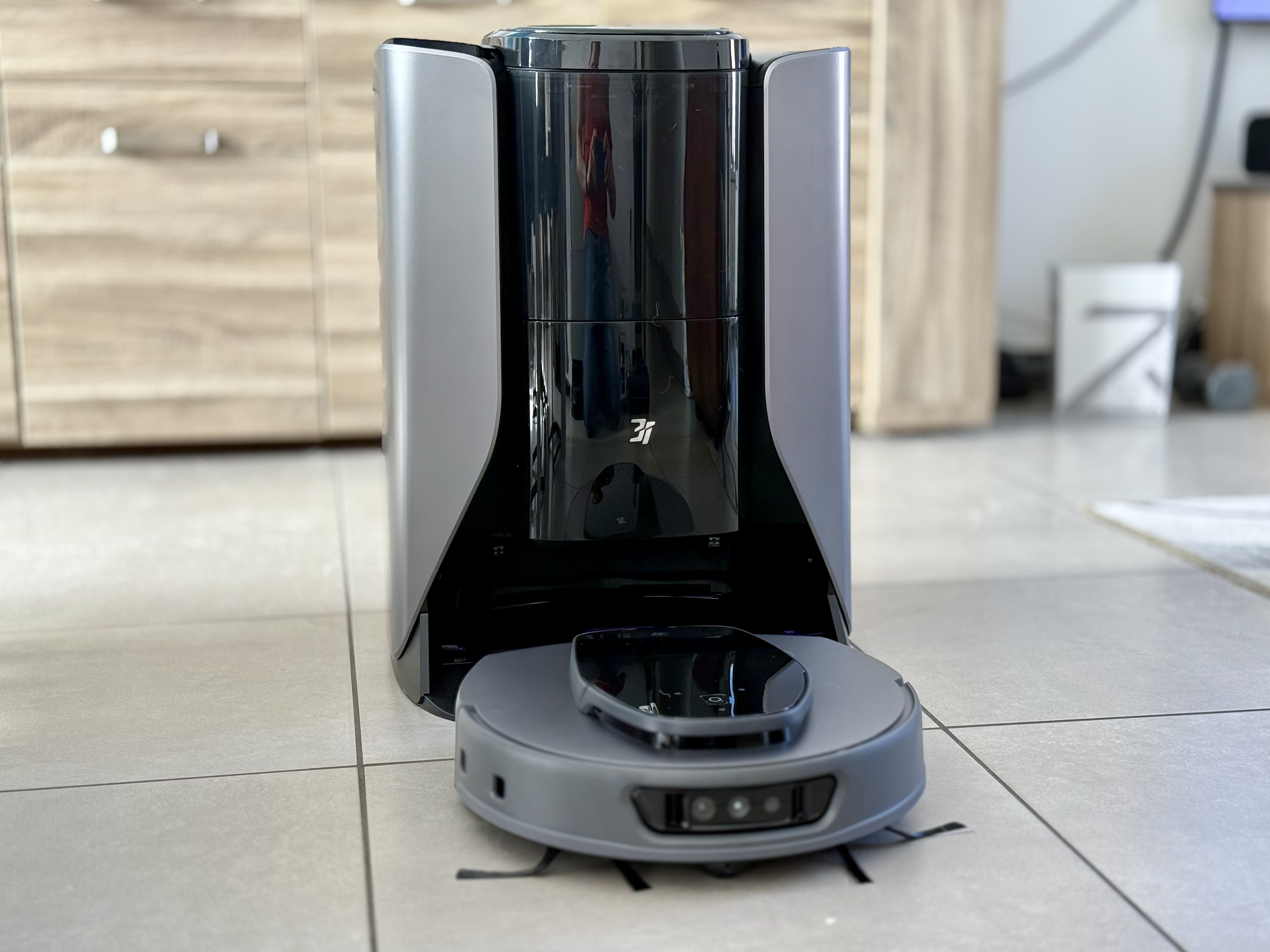 Test 3i S10 Ultra : cet aspirateur robot recycle l'eau sale, et ça change quoi au quotidien ?