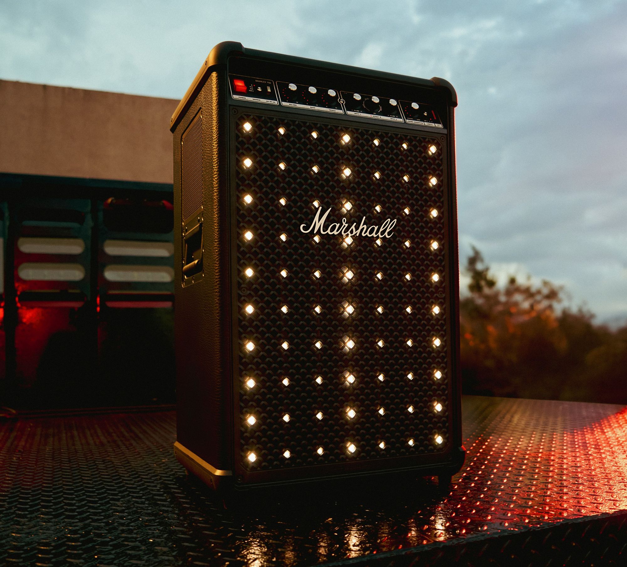 Marshall Bromley 750 : première enceinte festive de la marque, et elle envoie du lourd