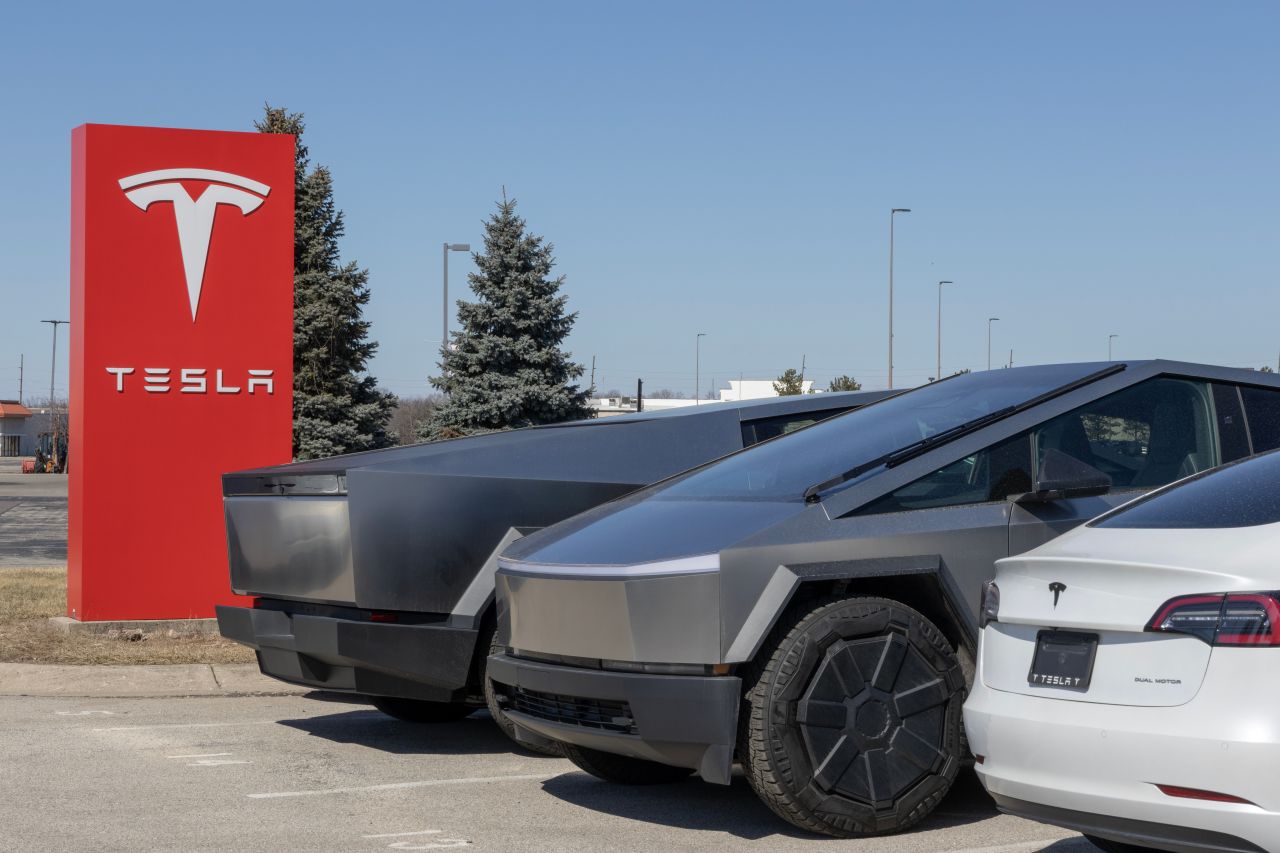 Ventes de véhicules électriques : Tesla décroche en Europe, BYD s'envole... Que se passe-t-il ?