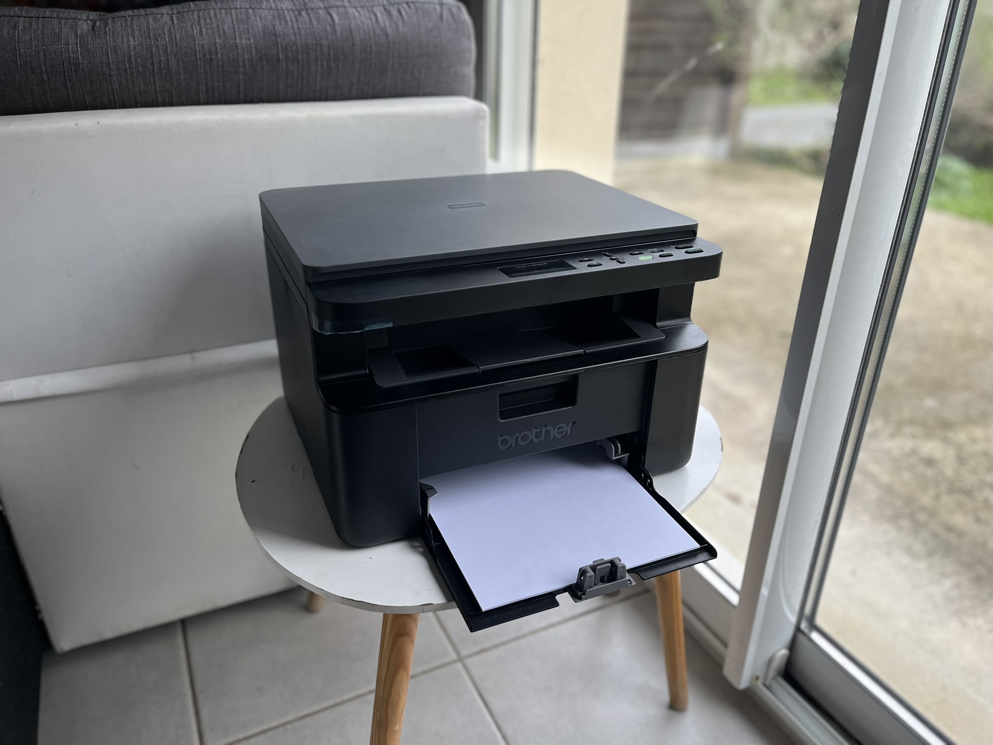 Test Brother DCP-L1642 : l'imprimante 3-en-1 monochrome qui travaille dur