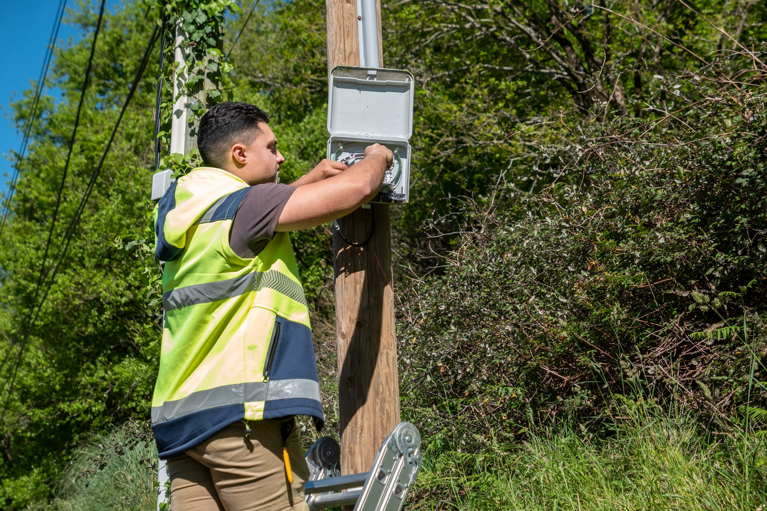 Une aide jusqu'à 1 200 euros pour se raccorder à la fibre optique ? Voici comment en profiter dès maintenant