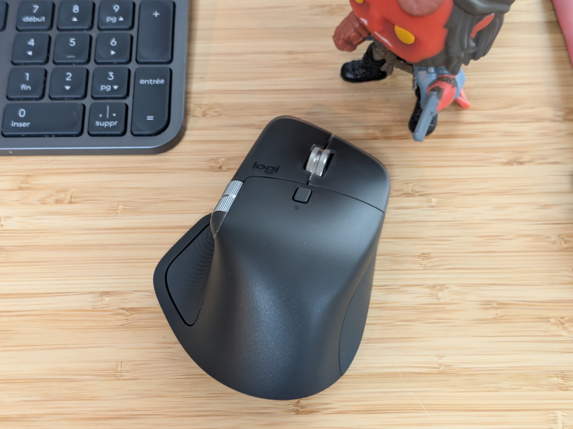 Test Logitech MX Master 4 : la souris qui chouchoute votre main et bouscule vos habitudes